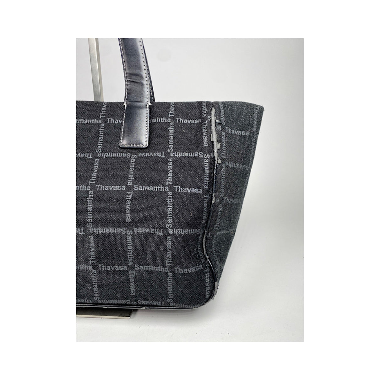 Samantha Thavasa Handbag image 5