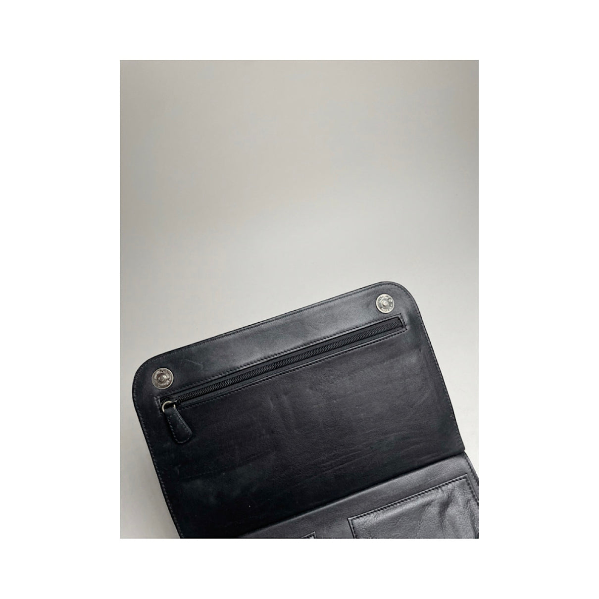 Valentino Garavani Glam Lock Black Patent Leather Clutch Bag image 5