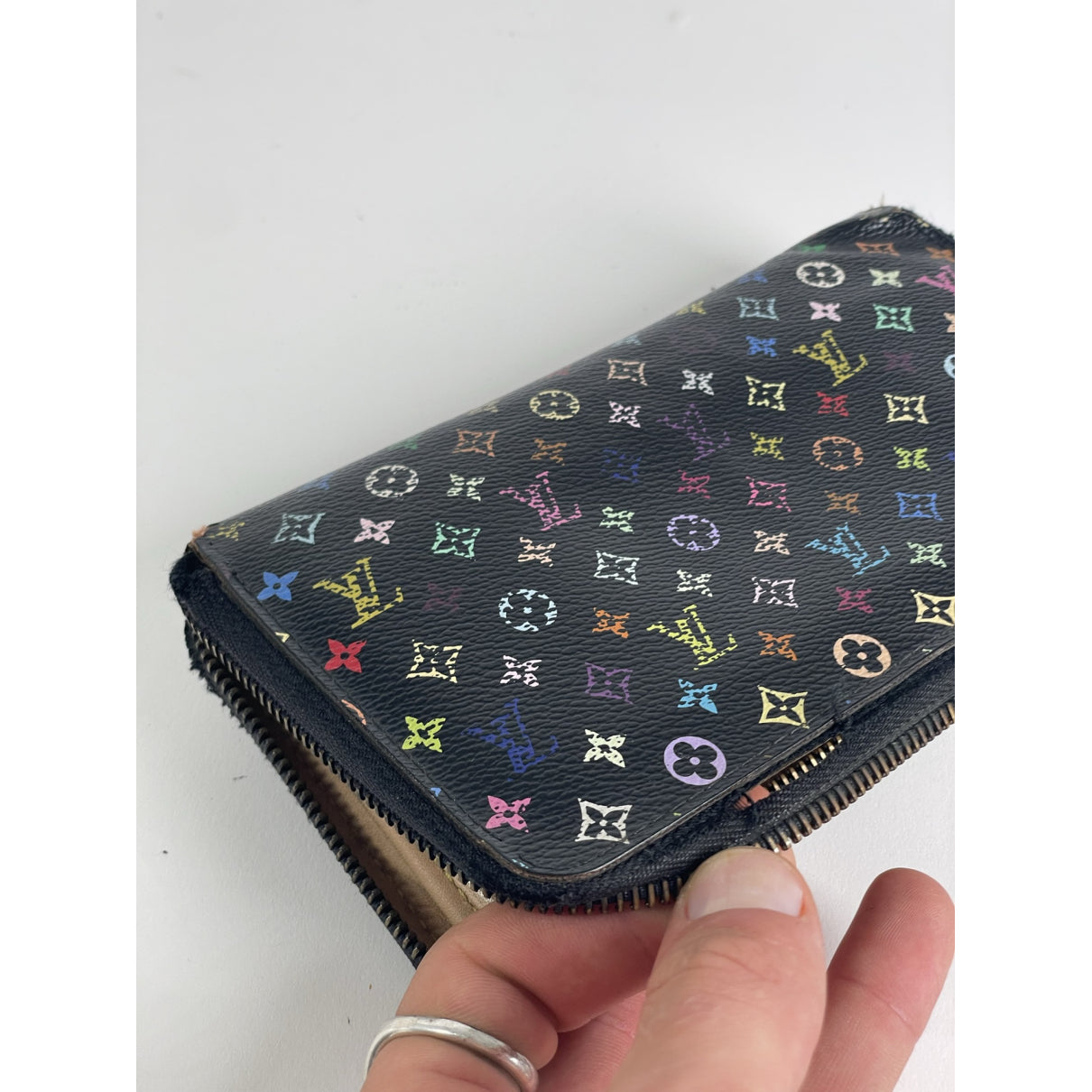 Louis Vuitton Zippy Wallet image 5