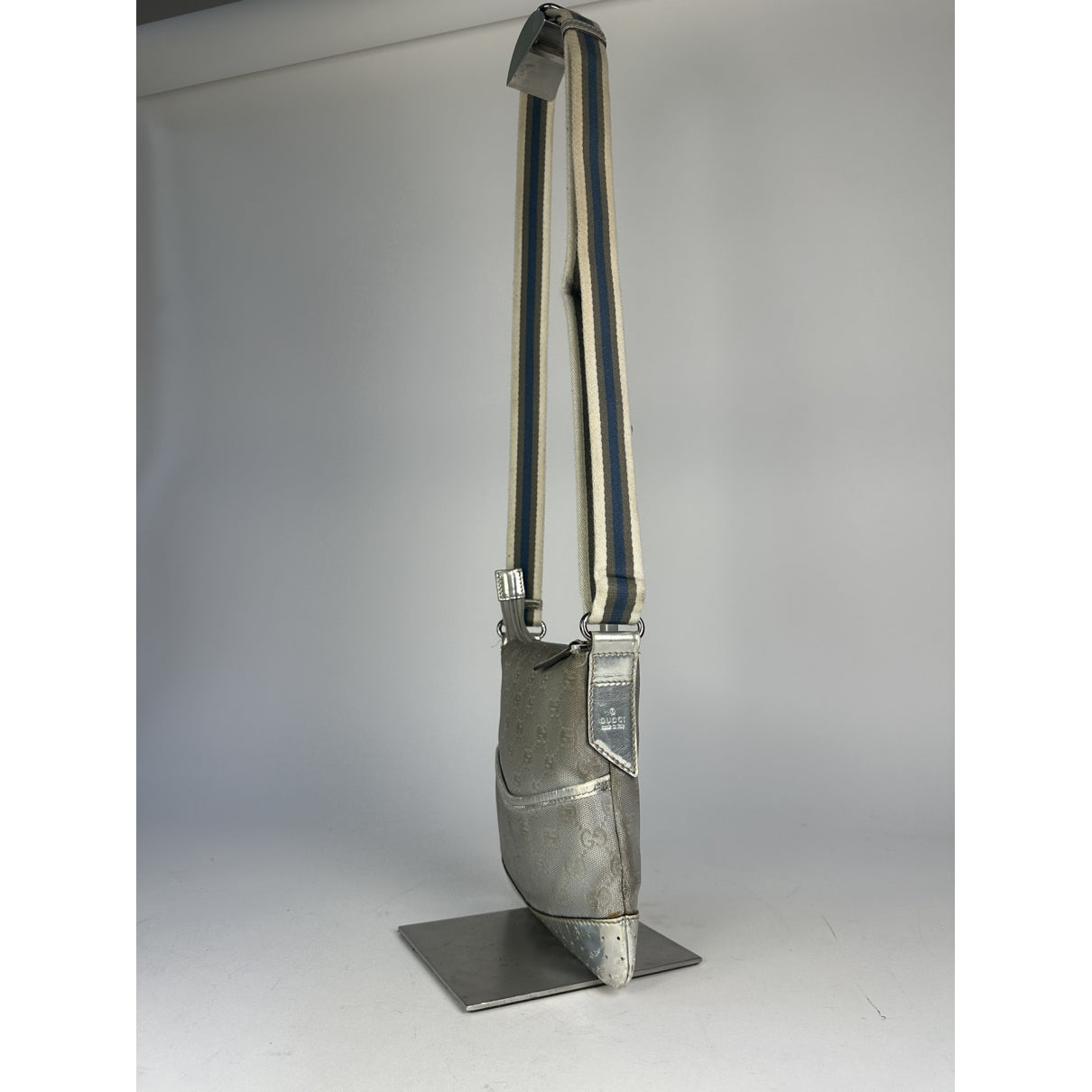 Gucci Jackie Vintage Silver Leather Handbag image 5