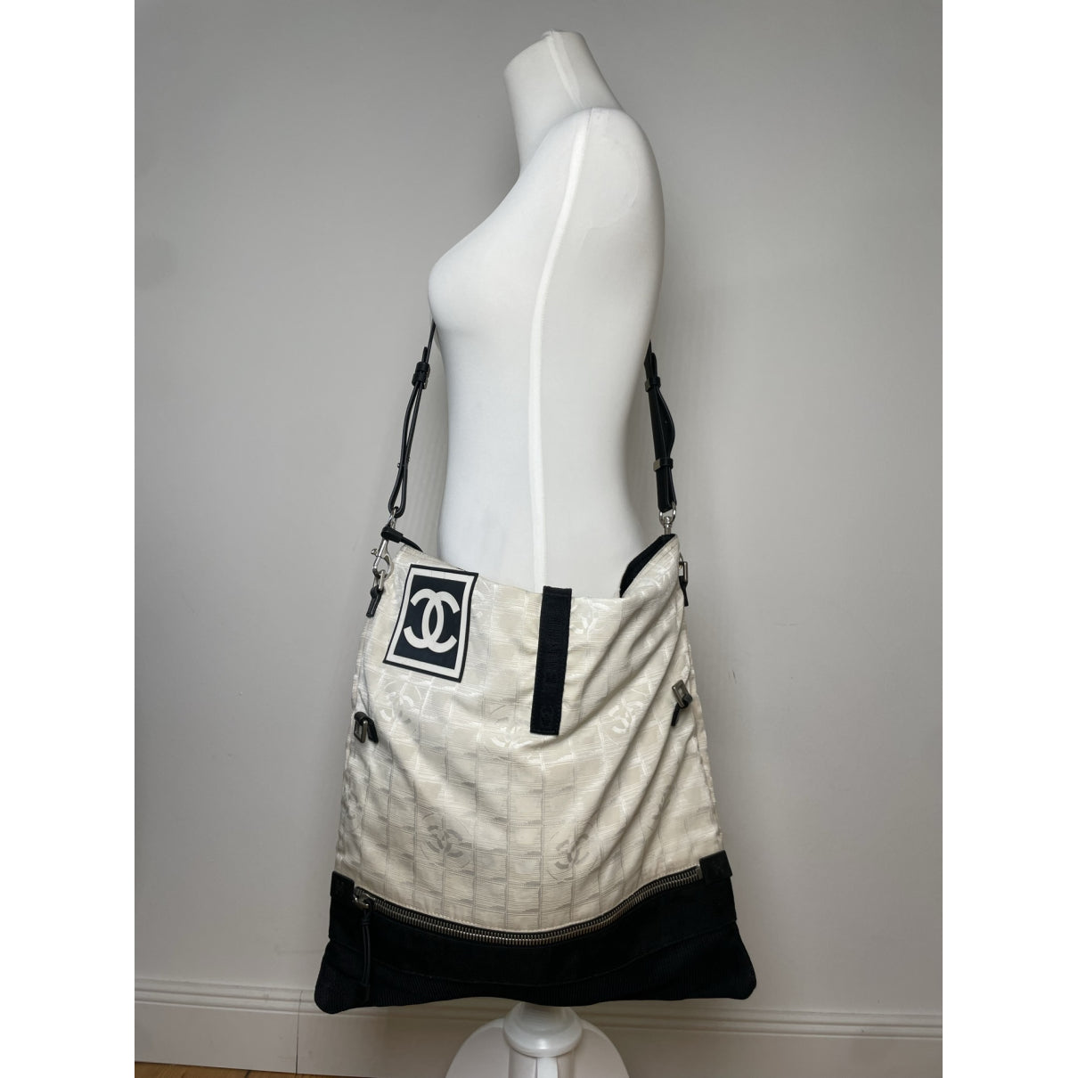 Chanel Handbag image 5