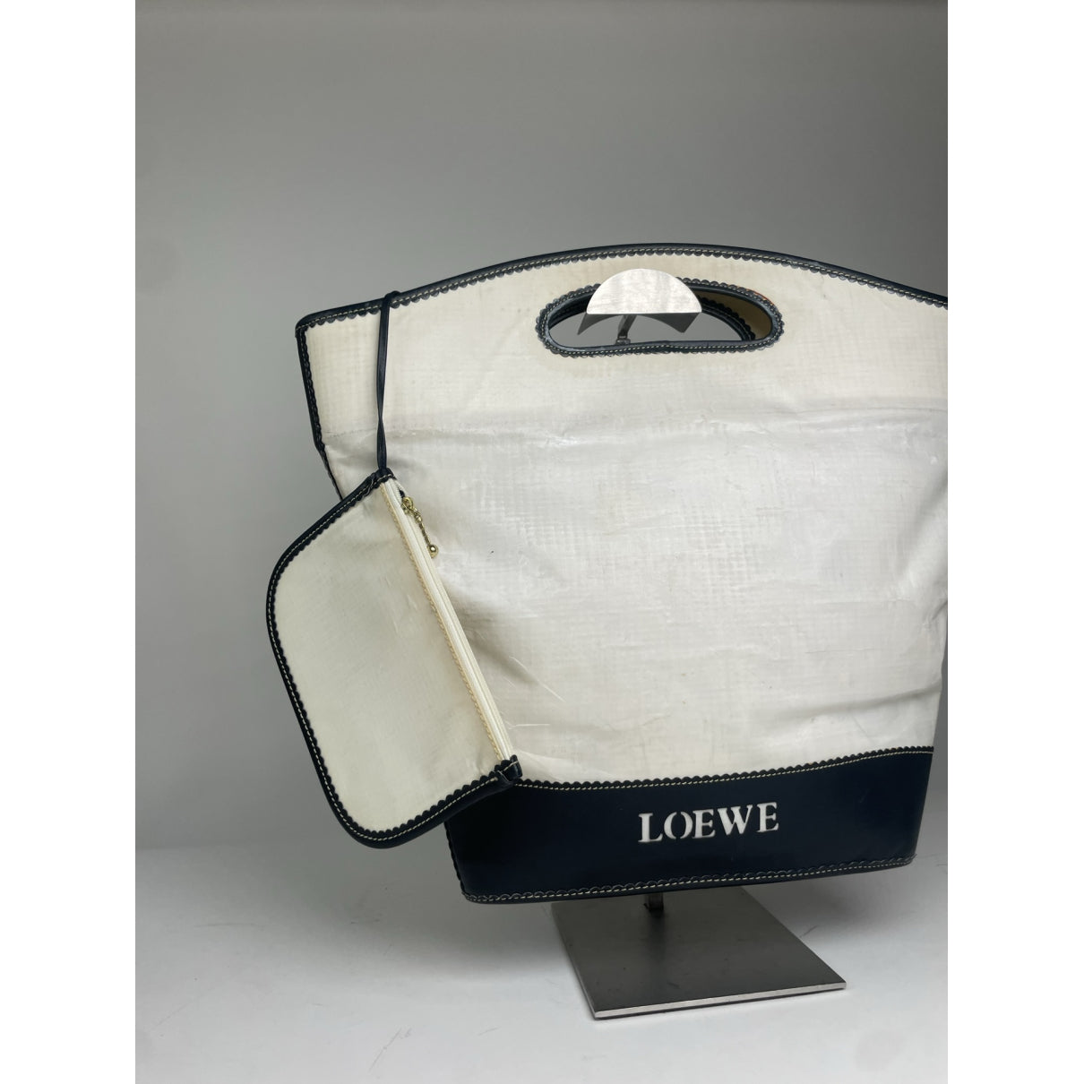 Loewe Anagram Basket White Leather Handbag image 5