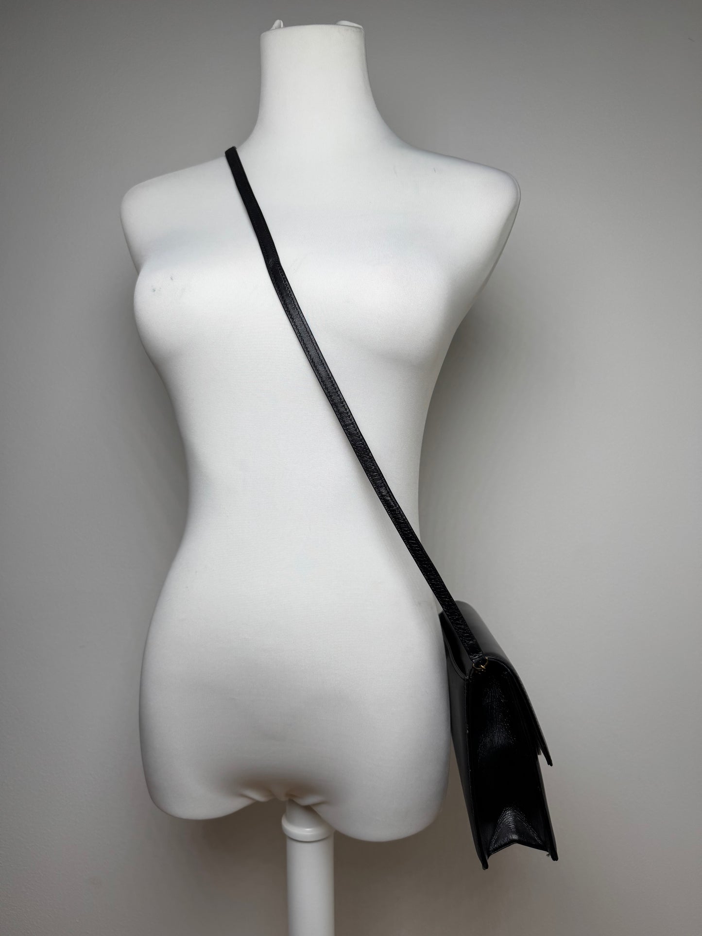 Sac vintage Givenchy 4G en cuir noir