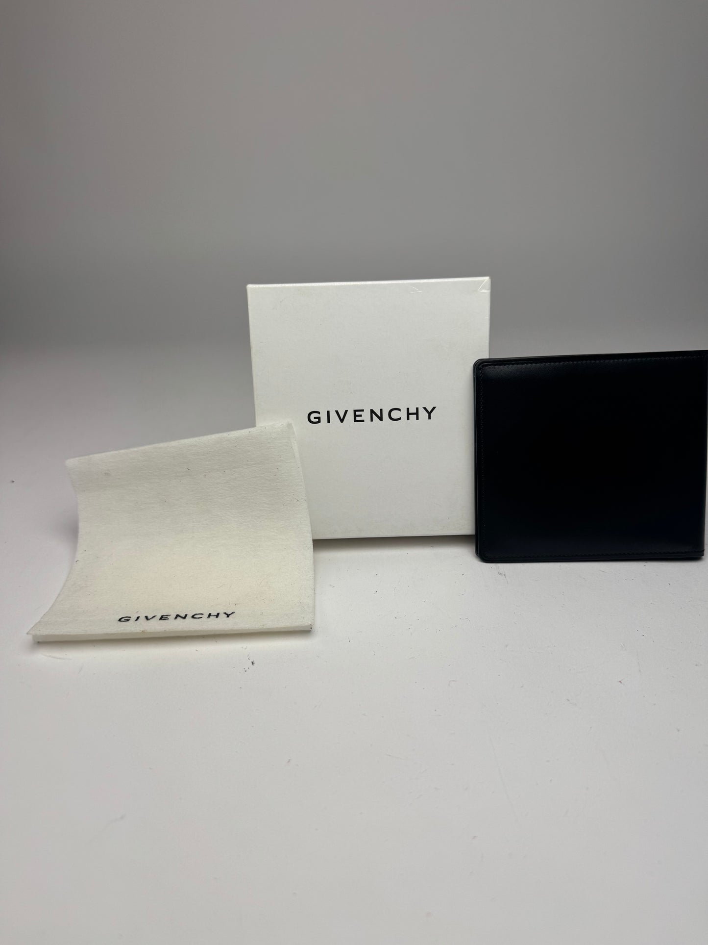 Vintage Givenchy Flapable Leather Card Holder / Wallet black