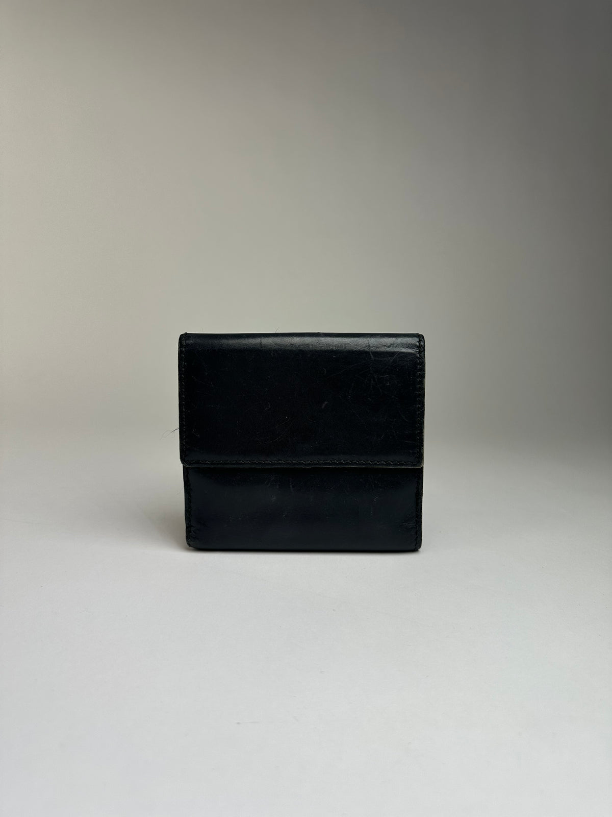 Vintage Gucci Leather Bifold Wallet Black Gold