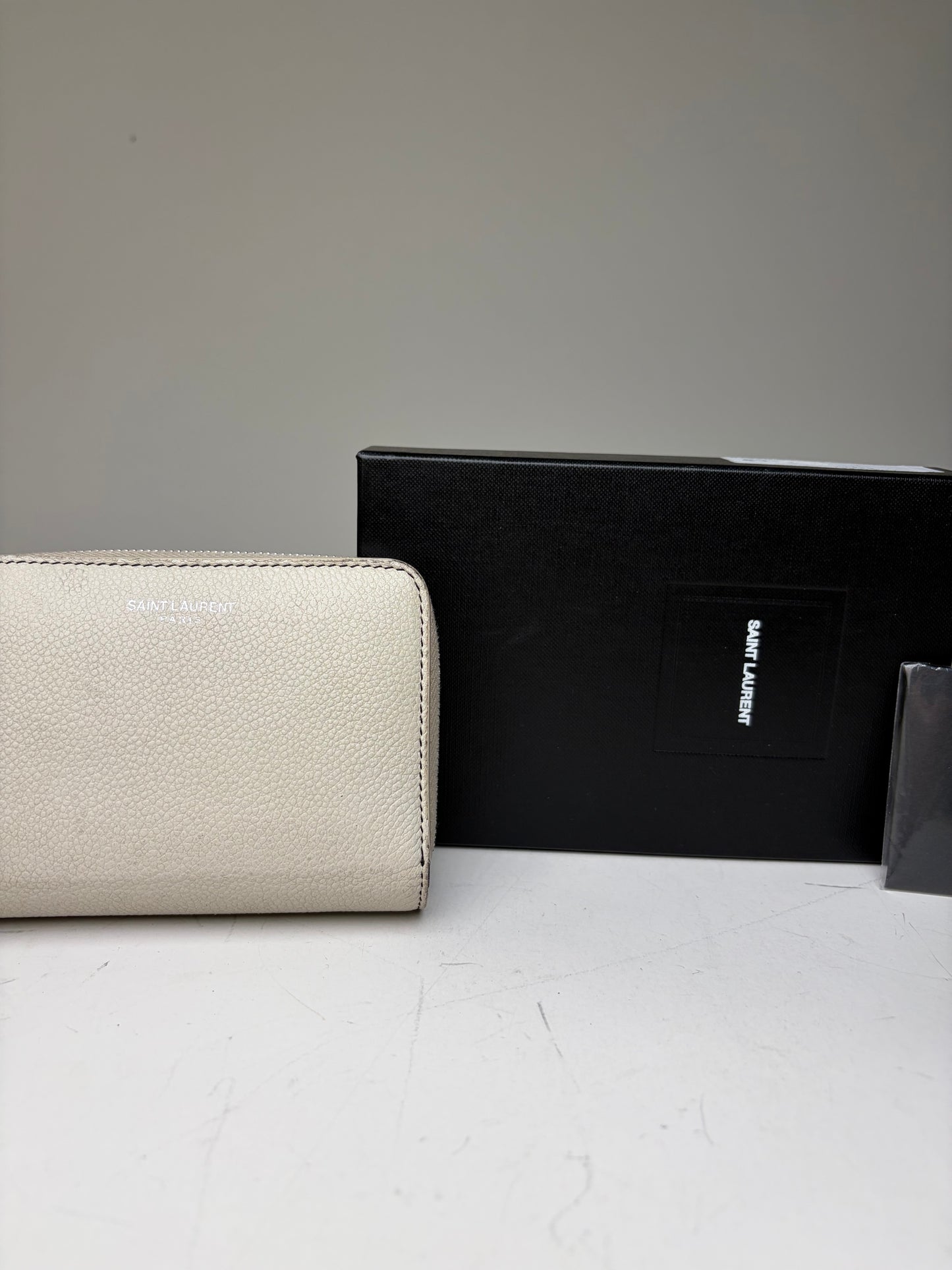 Vintage Sain Pebbled Leather Wallet Cream Silver