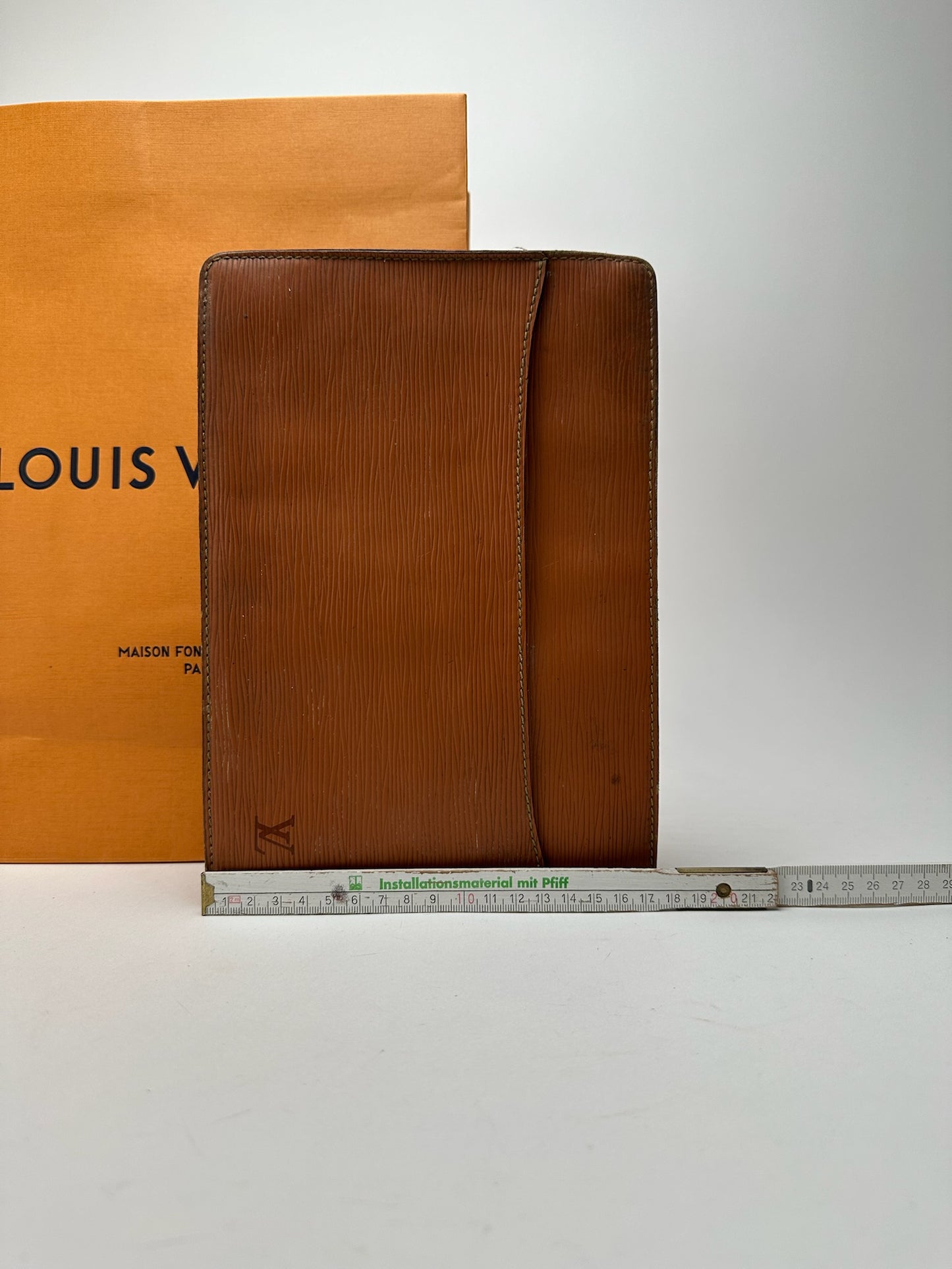 Pochette vintage Louis Vuitton en cuir EPI marron