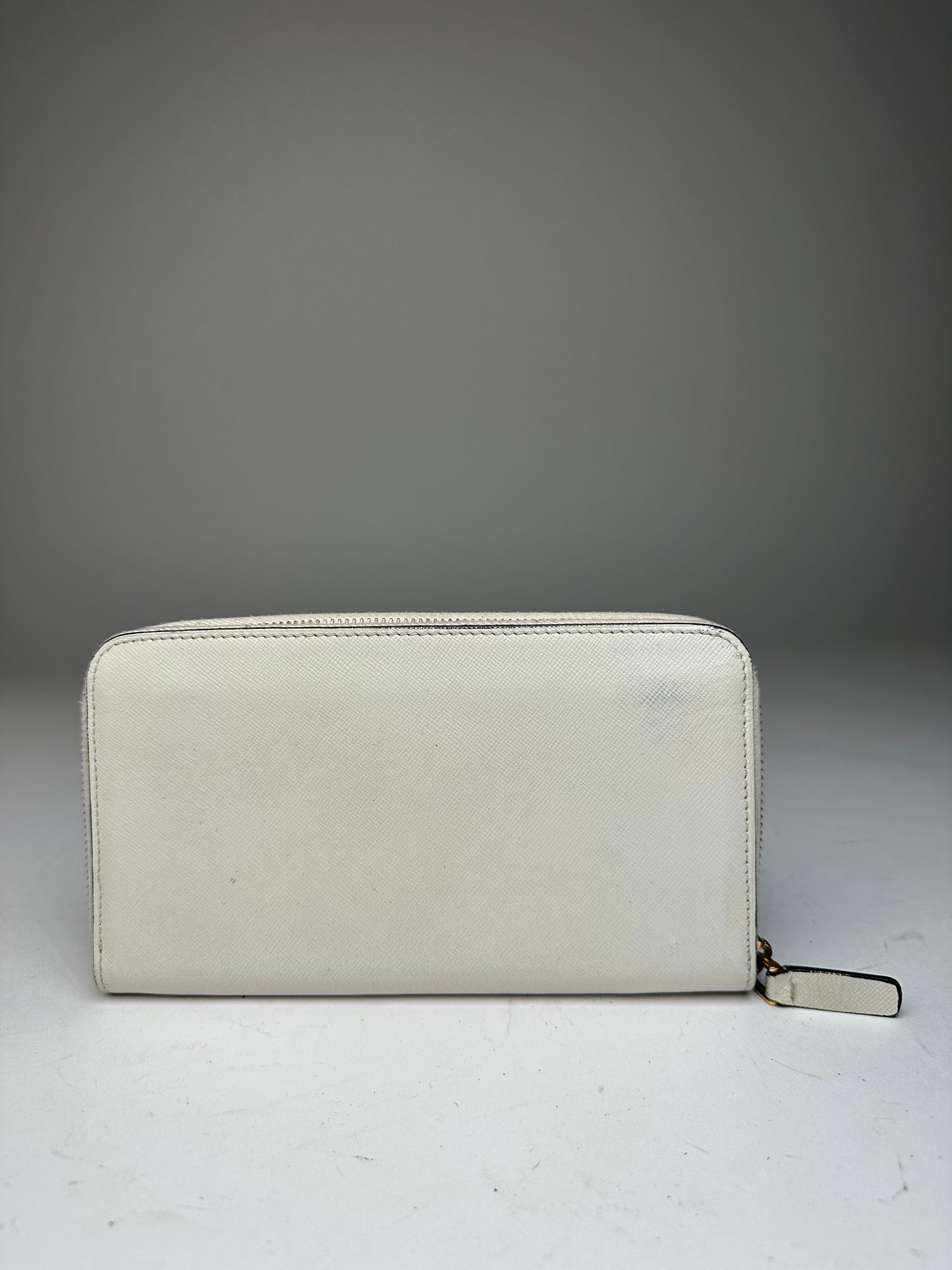 Vintage Marni Zippy Leather wallet White