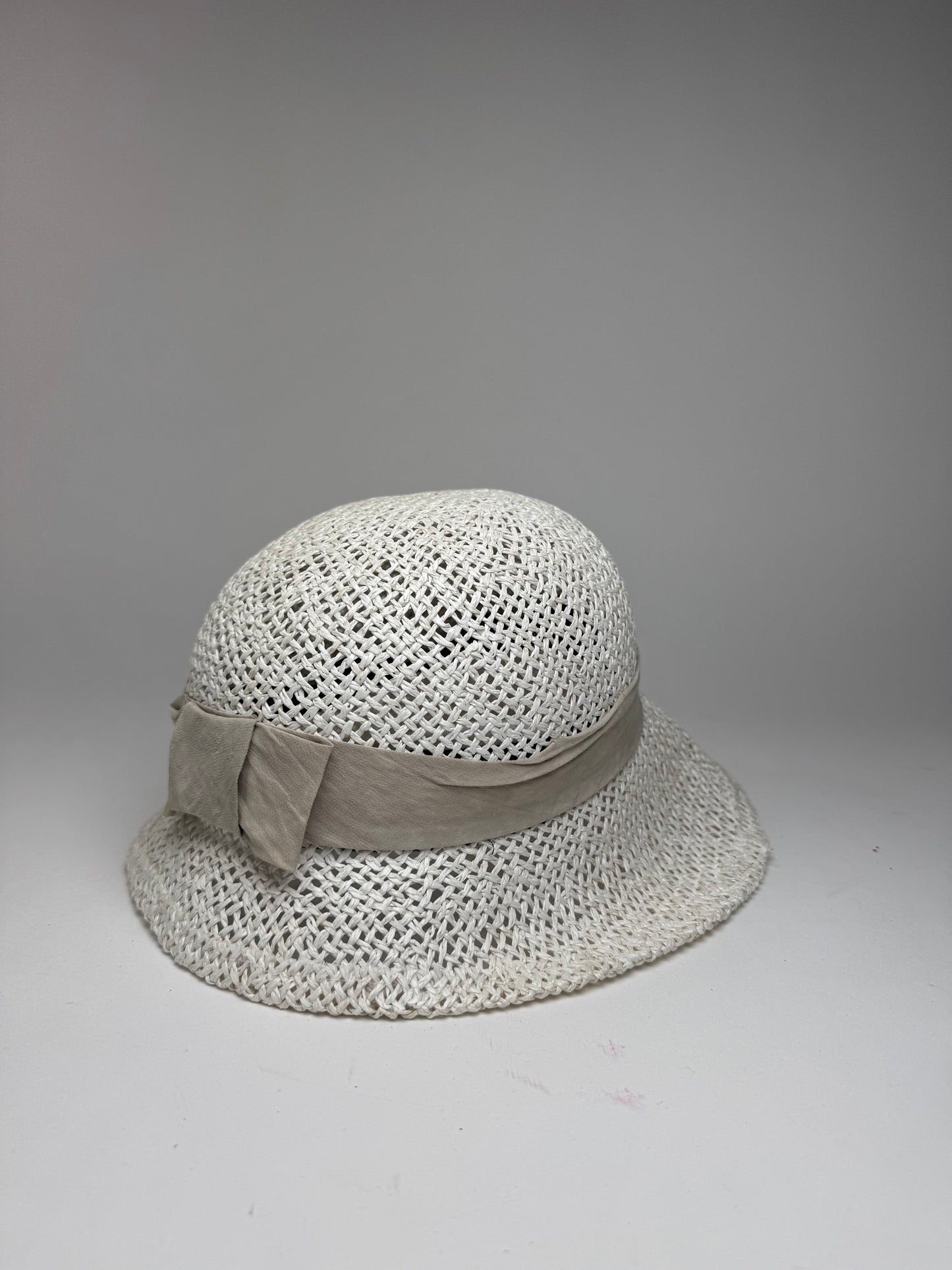 Chapeau Balenciaga vintage blanc