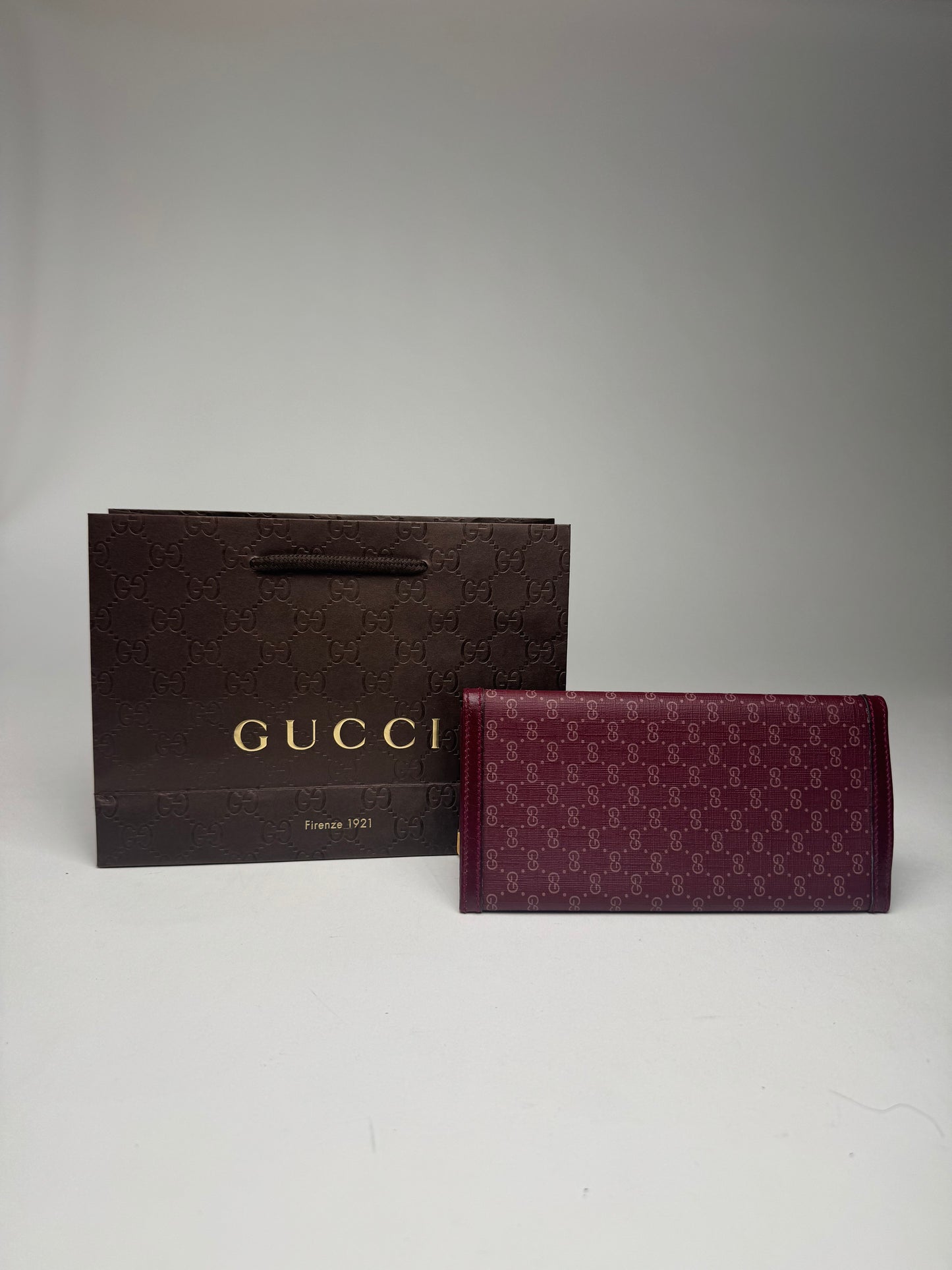 Vintage Gucci leather ID holder purple