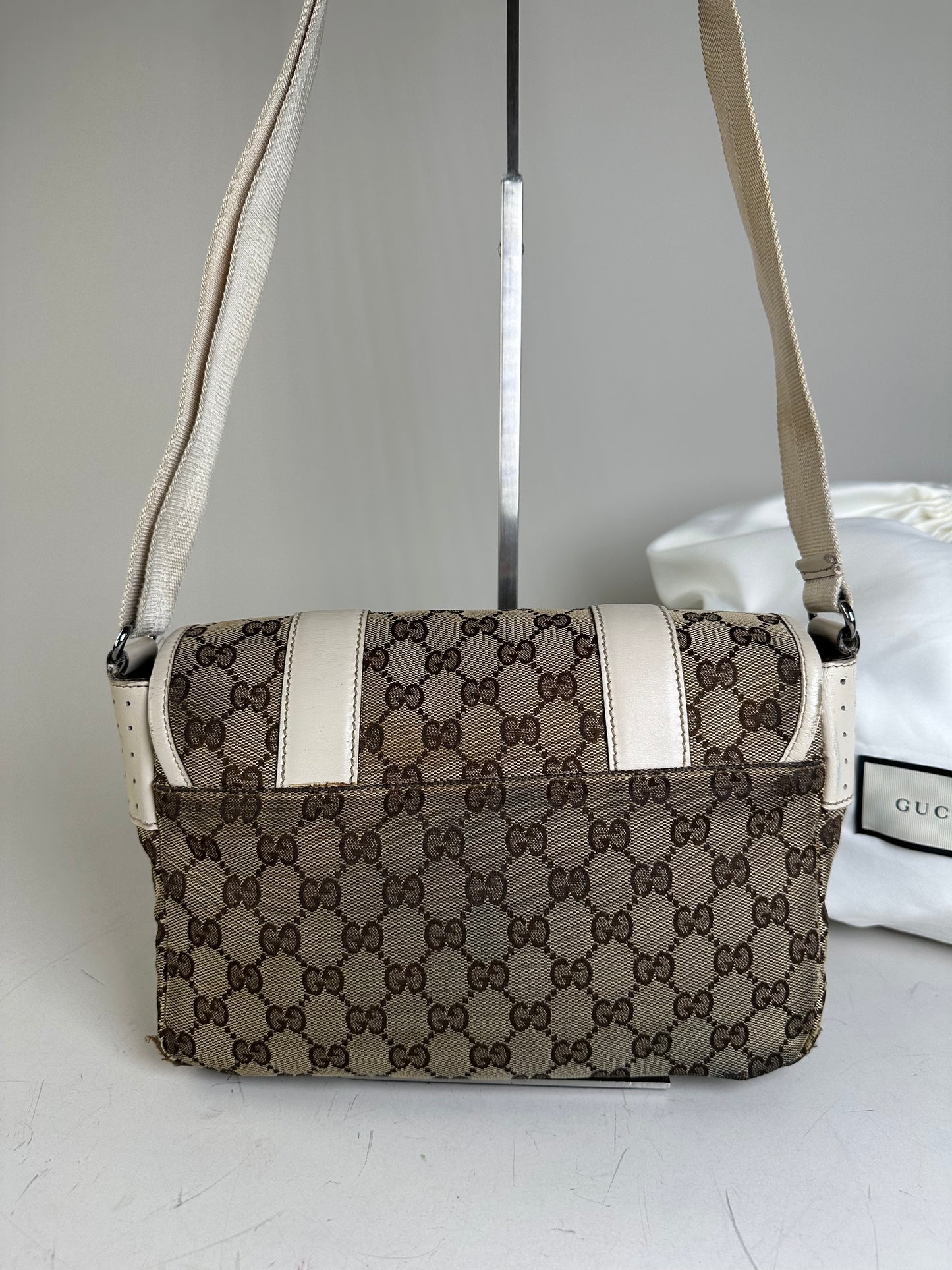 Vintage Gucci GG Supreme Shoulder Bag Beige Brown Silver