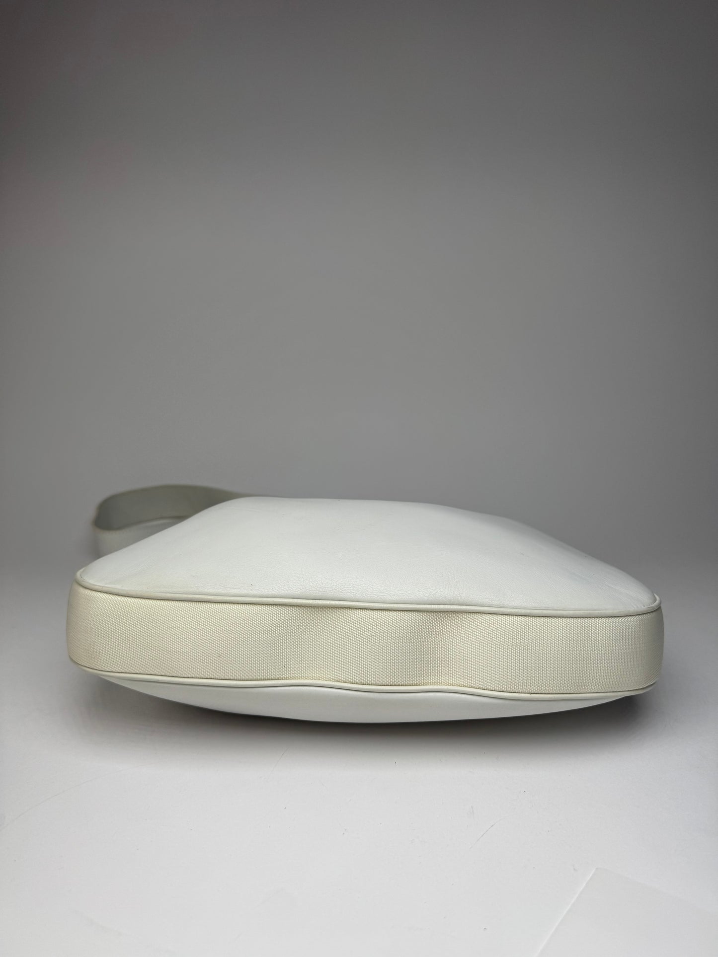 Vintage Gucci Tom Ford Leather shoulder bag white