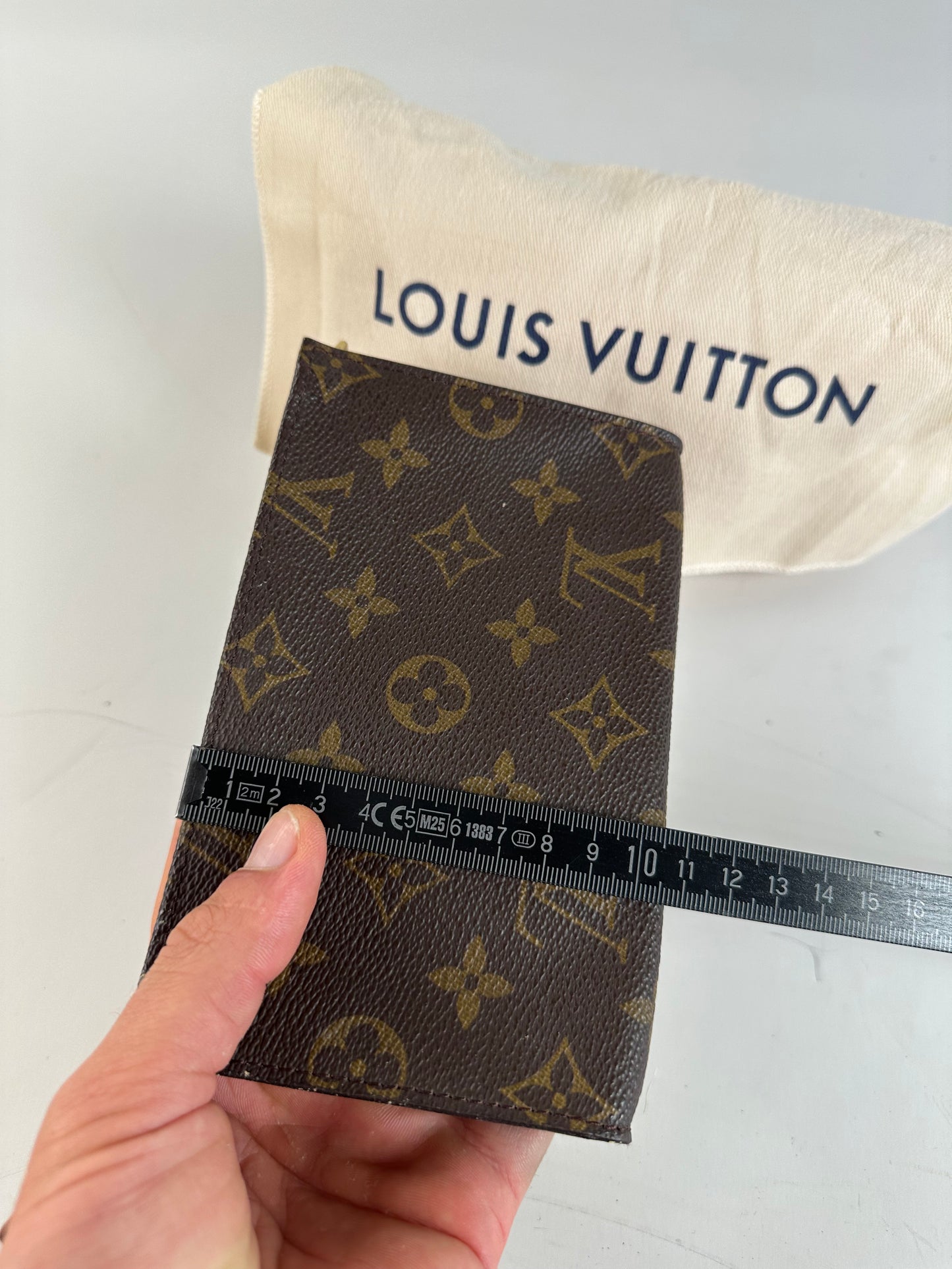 Vintage Louis Vuitton Monogram Canvas Zippy Wallet Dark Brown