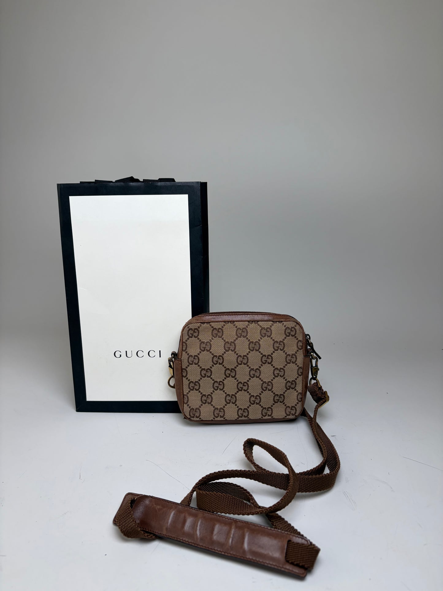 Vintage Gucci GG Supreme Crossbody Bag Beige Brown Gold