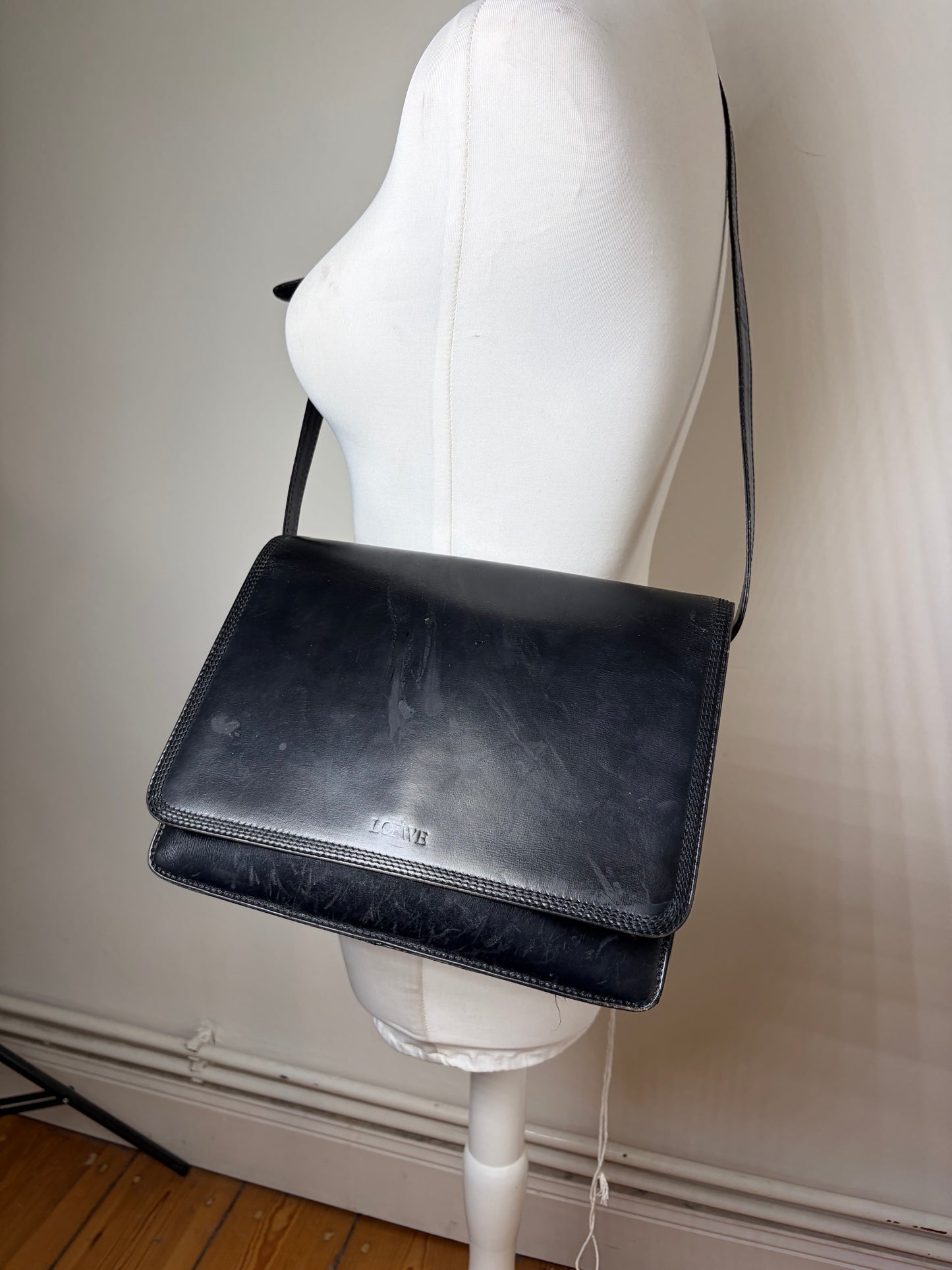Vintage Loewe Structured Leather Shoulder Bag Black Gold