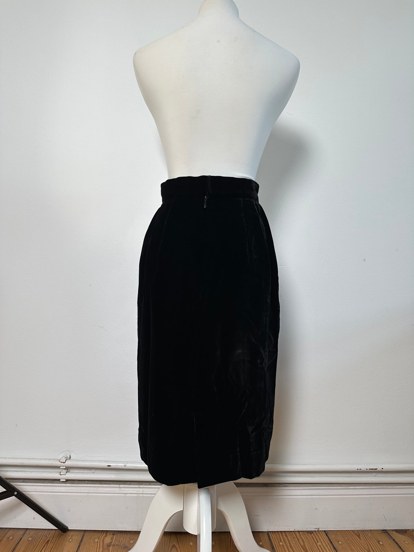 Vintage Dior Velvet Skirt Black c. 2000s M