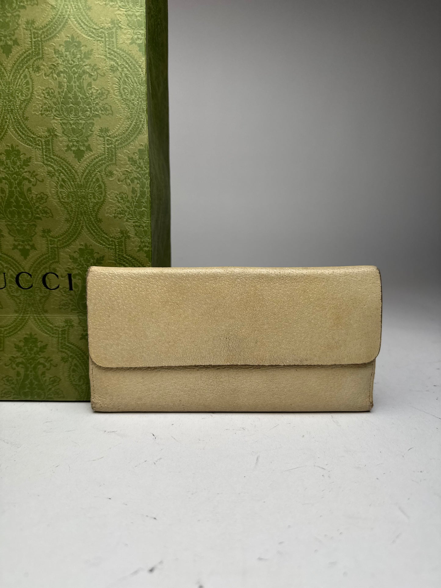 Vintage Gucci leather wallet white