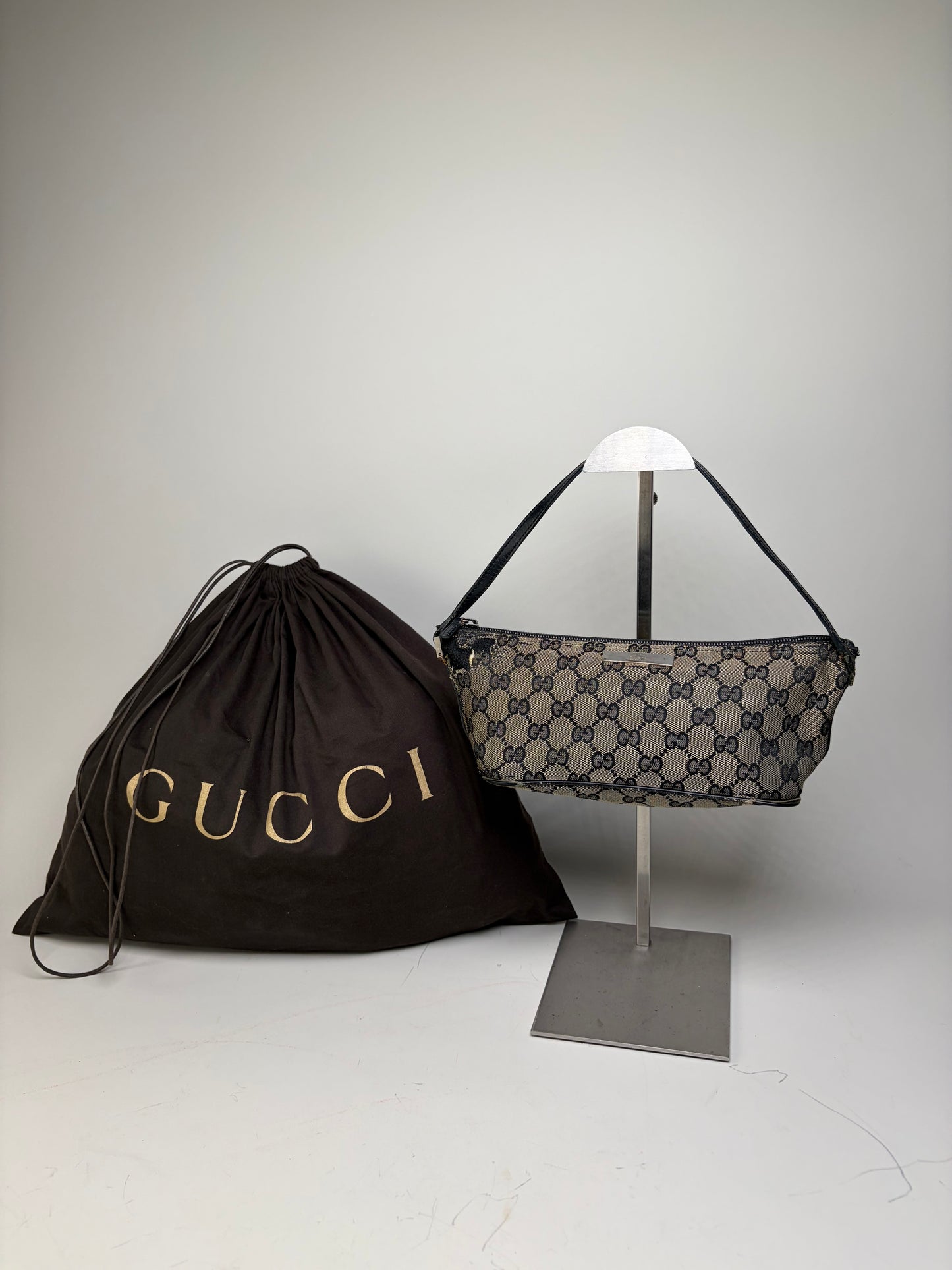 Vintage Gucci GG Supreme Canvas Shoulder Bag Beige Black