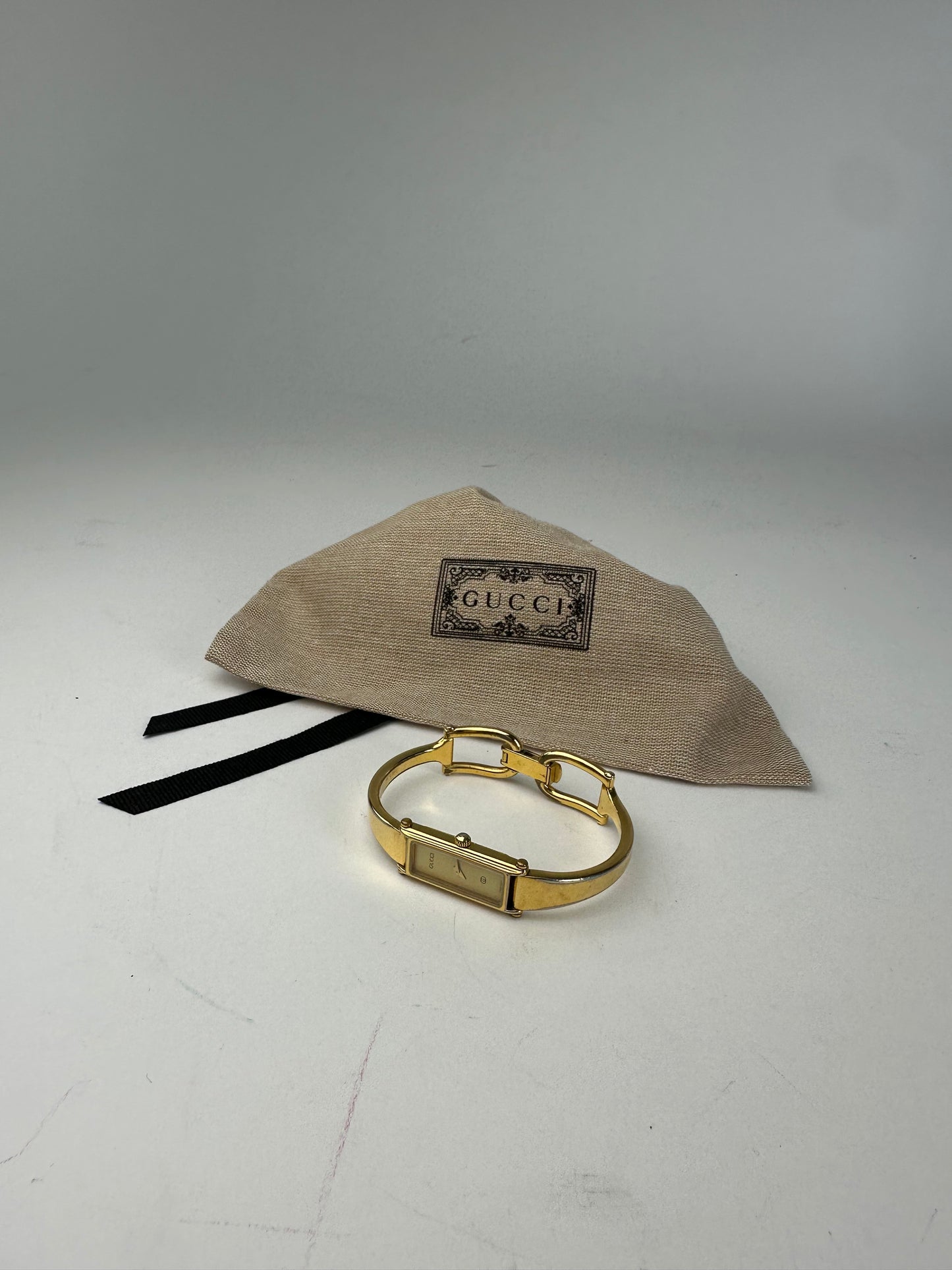 Vintage Gucci 1500 Bangle Watch Gold