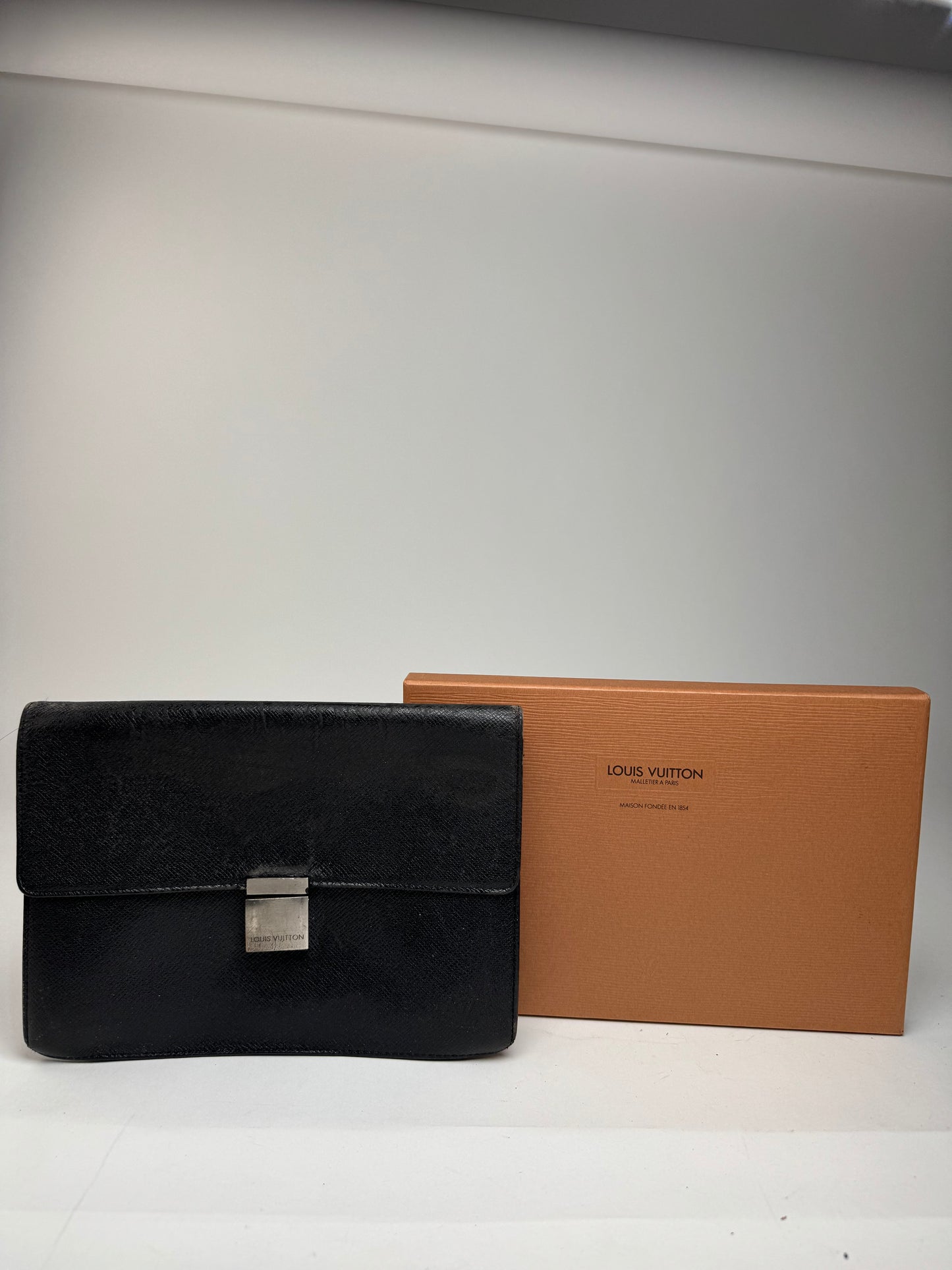 Vintage Louis Vuitton Taiga Leather Clutch Green