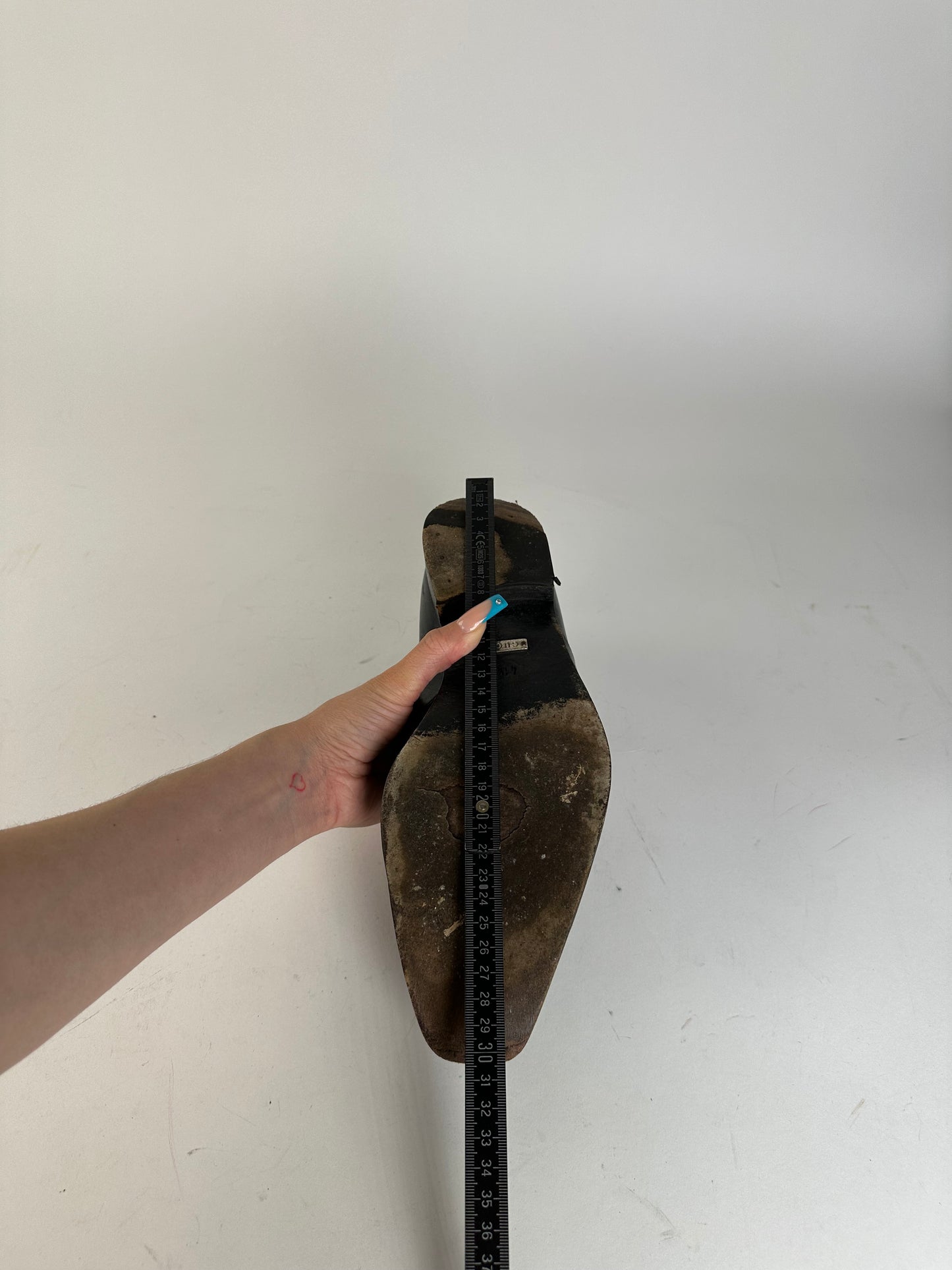 Vintage Gucci Black Leather Loafers with Iconic GG Logo
