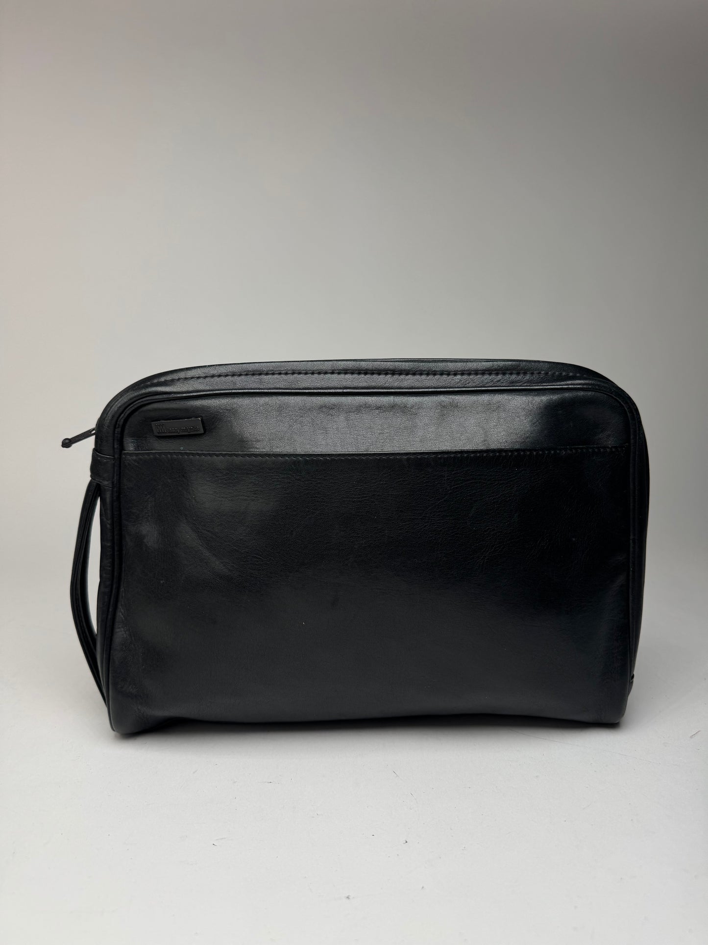 Pochette vintage en cuir noir Issey Miyake