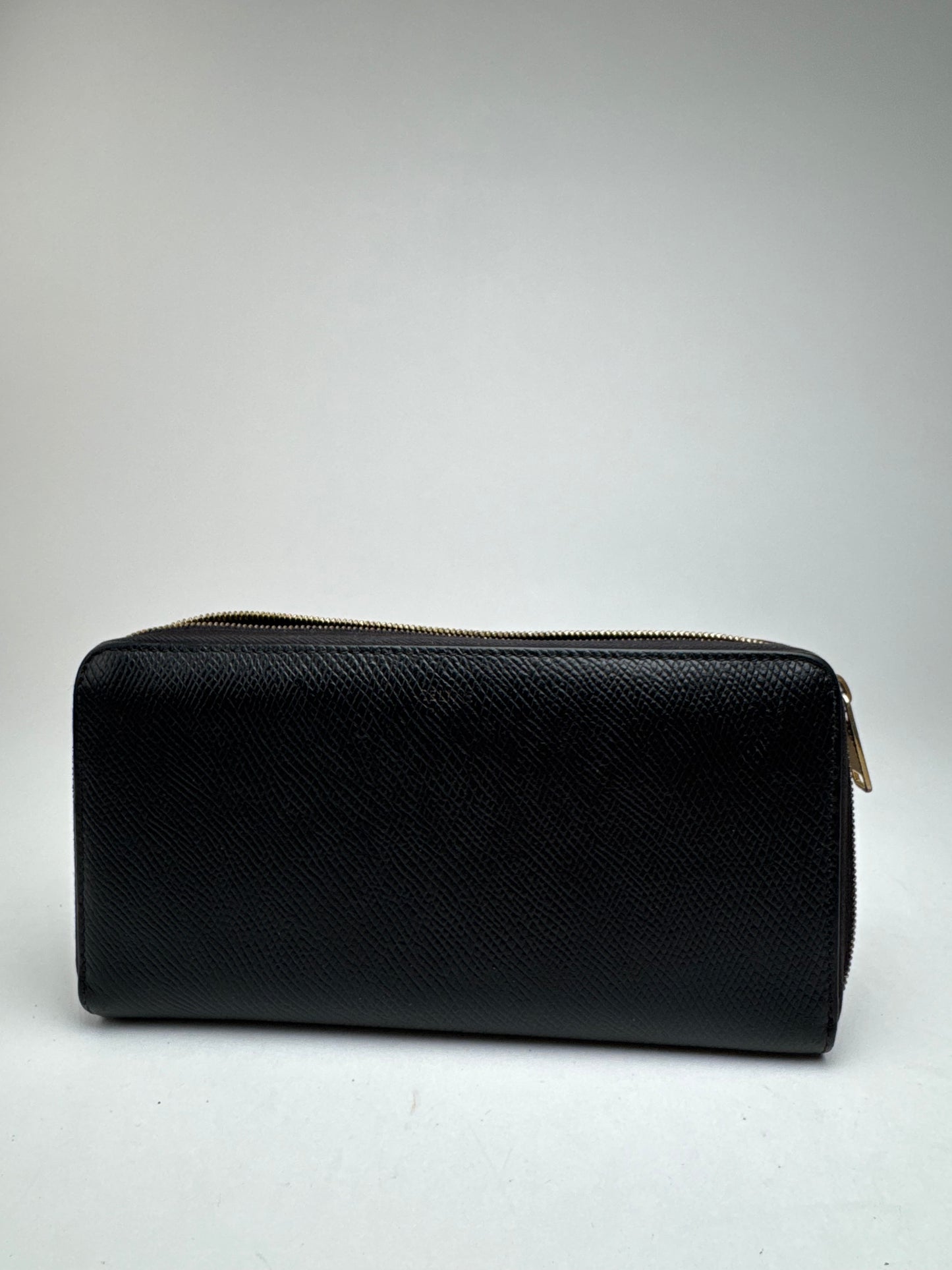 Vintage Celine Leather wallet black zippy defect