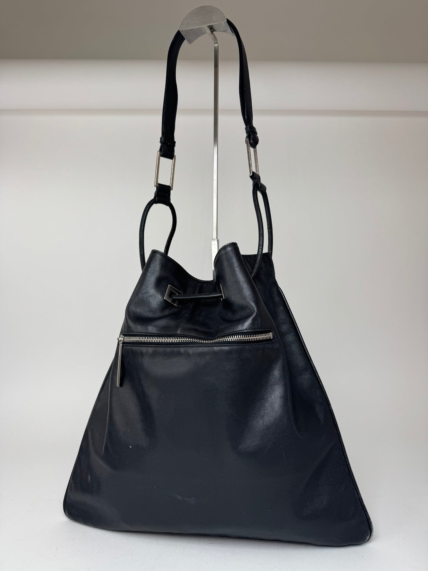 Sac seau vintage en cuir Gucci noir