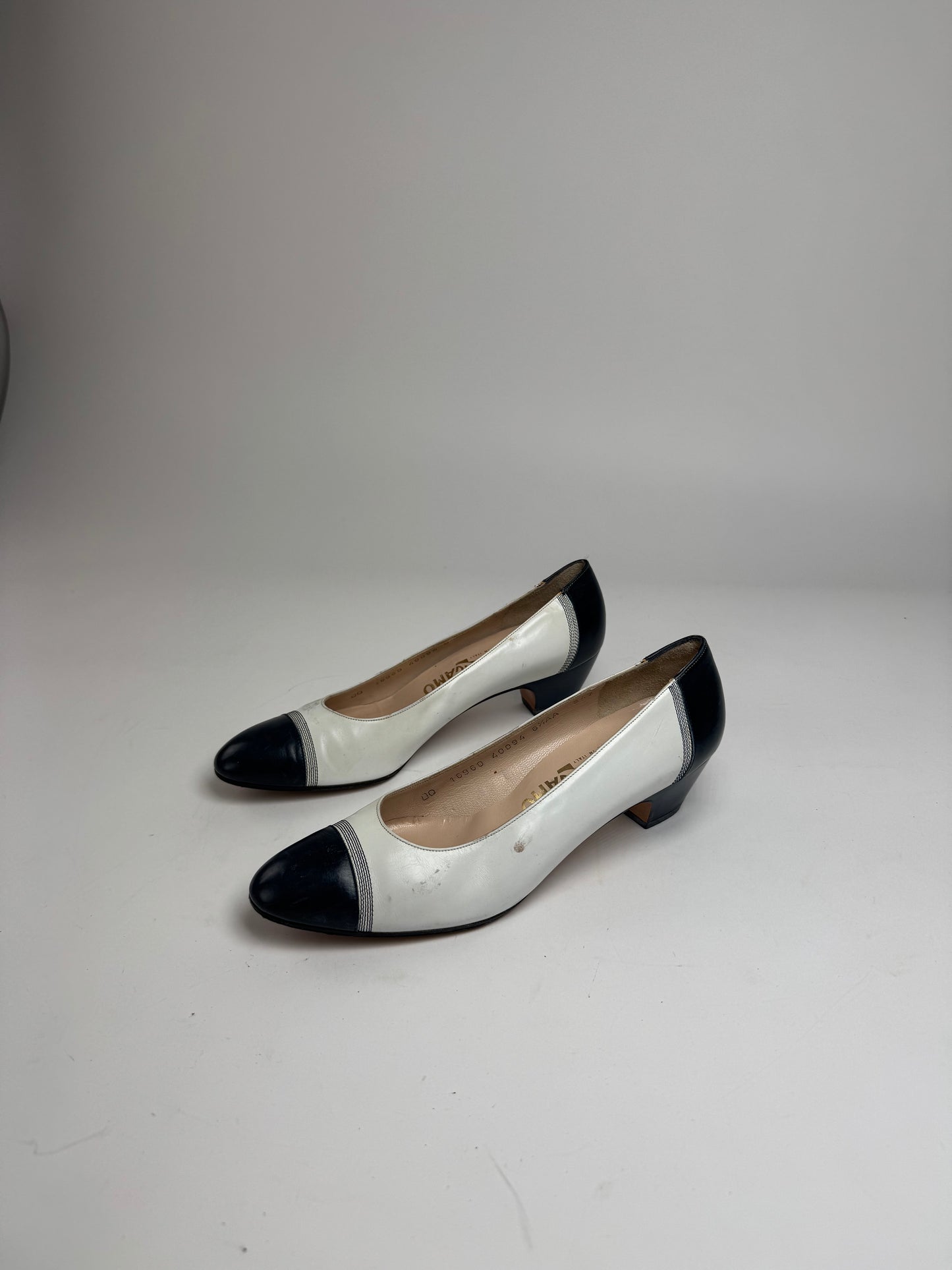 Vintage Salvatore Ferragamo Leather Pumps Navy White