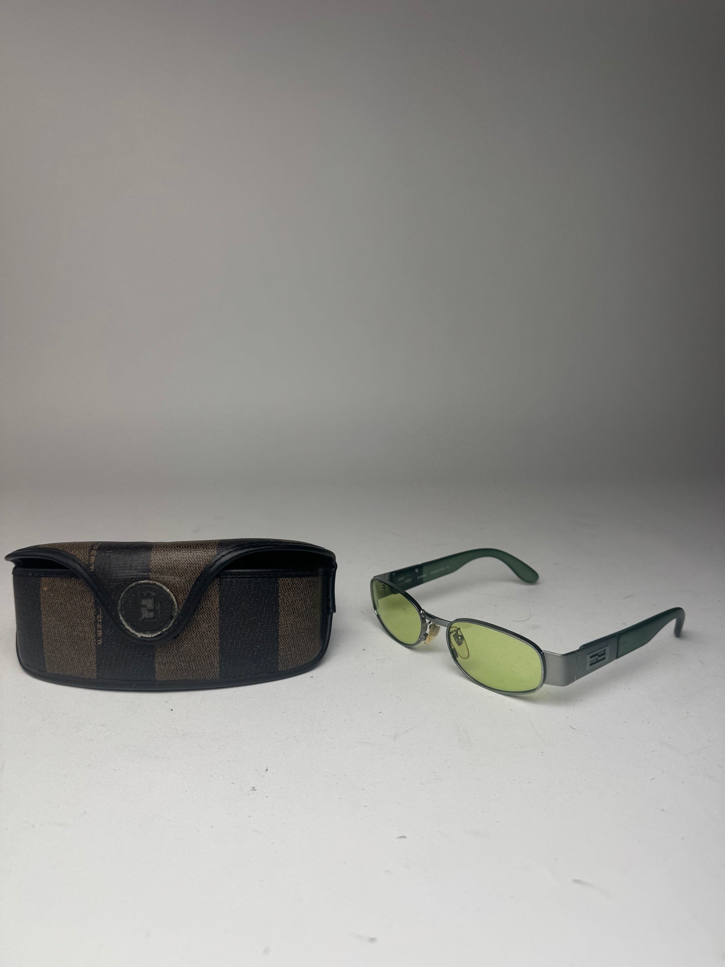 Lunettes de soleil rétro vintage Fendi Roma vertes