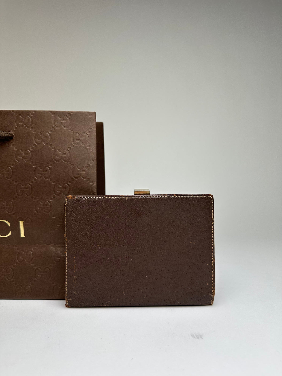 Vintage Gucci Textured Leather Bifold Wallet Brown Silver