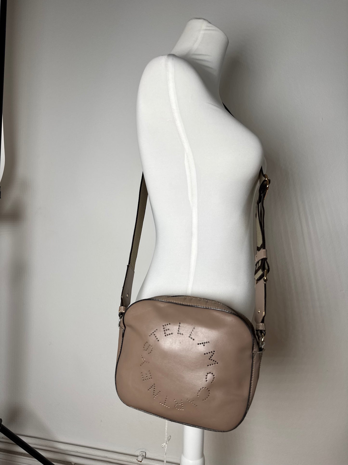 Sac vintage Stella Mc Cartney en cuir végétalien avec logo beige marron
