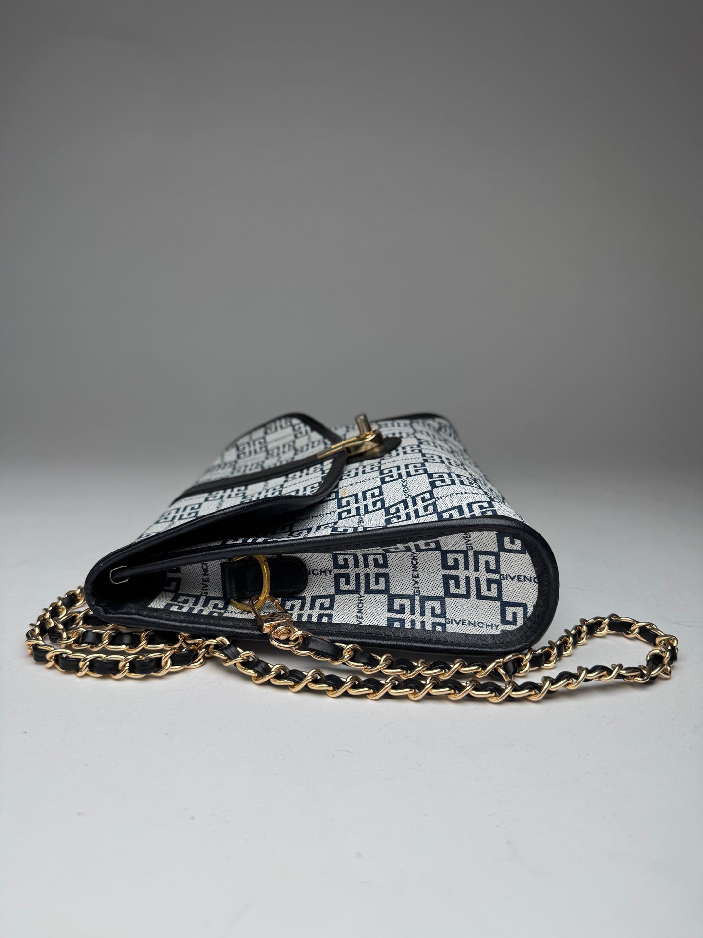 Vintage Givenchy Paris 4G Monogramm Leather Bag