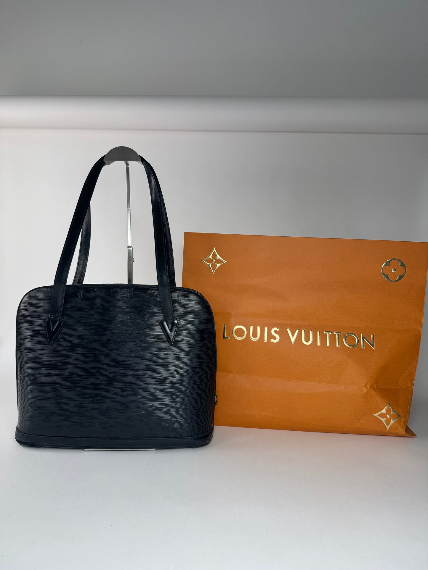 Vintage Louis Vuitton ALMA PM EPI Leather Bag Black