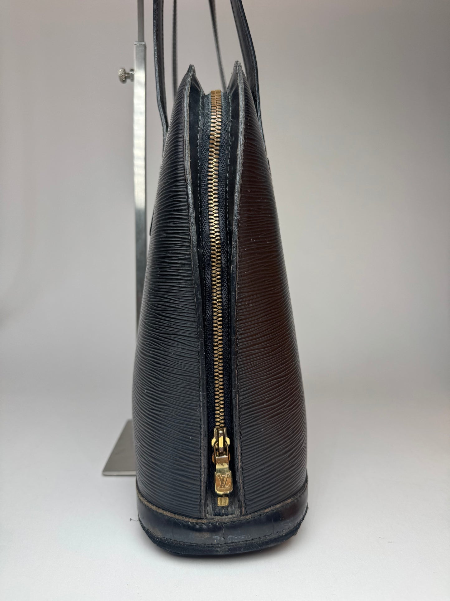 Vintage Louis Vuitton ALMA PM EPI Leather Bag Black