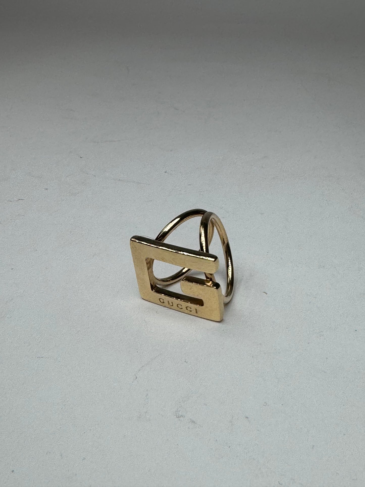 Bague Gucci G vintage en acier doré