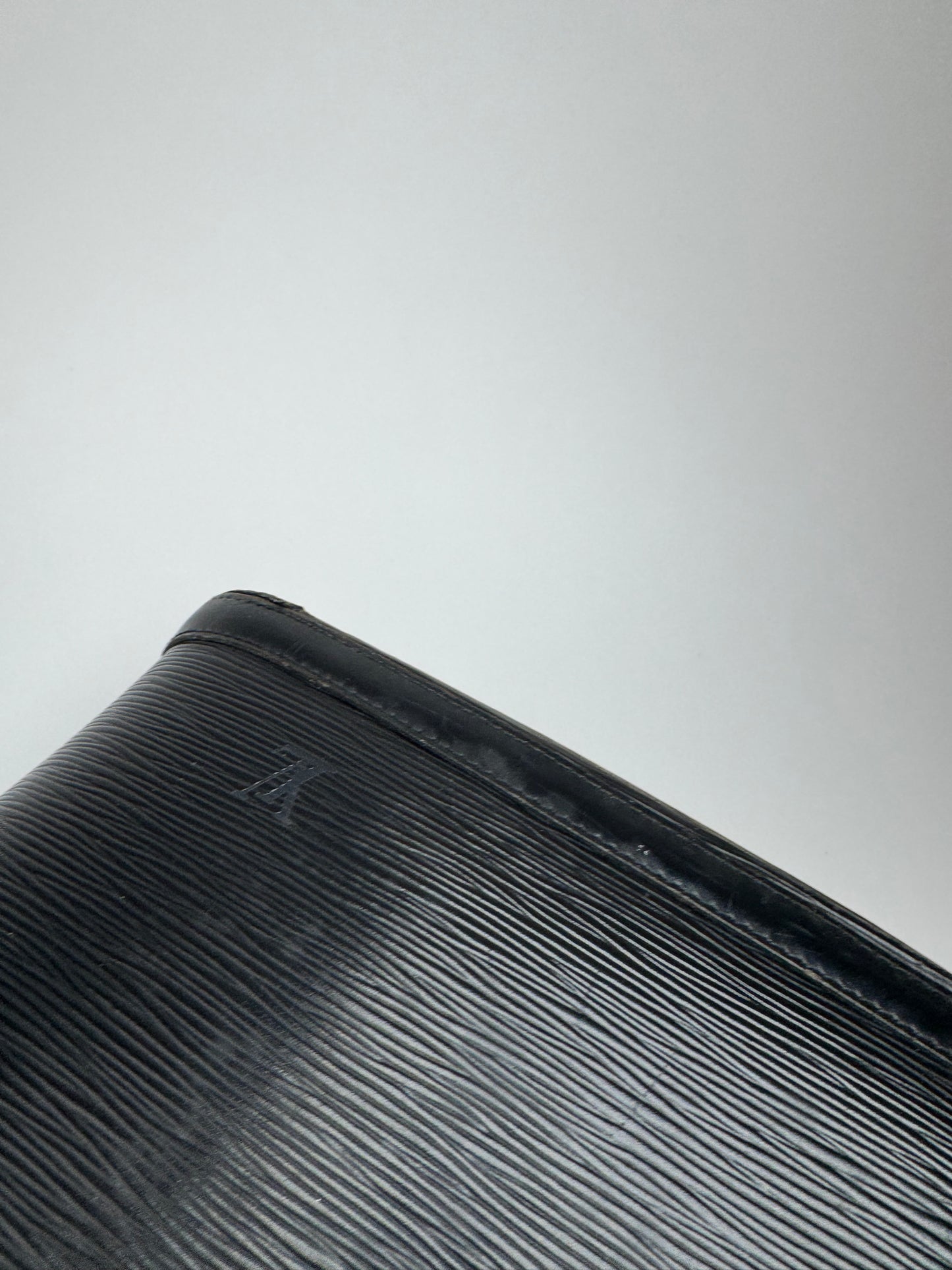 Vintage Louis Vuitton ALMA PM EPI Leather Bag Black