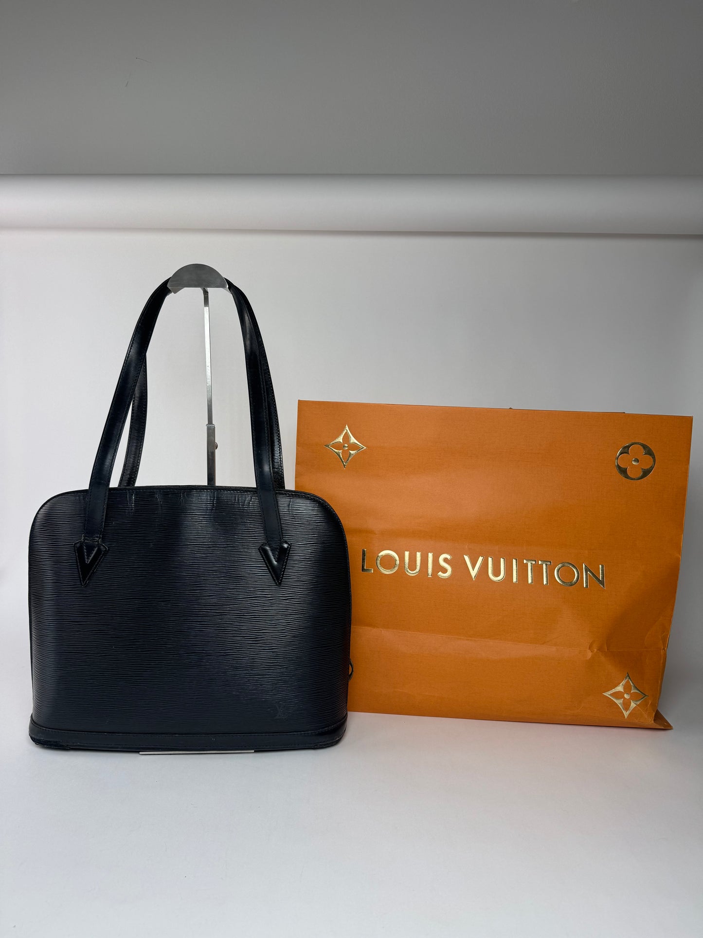 Vintage Louis Vuitton ALMA PM EPI Leather Bag Black