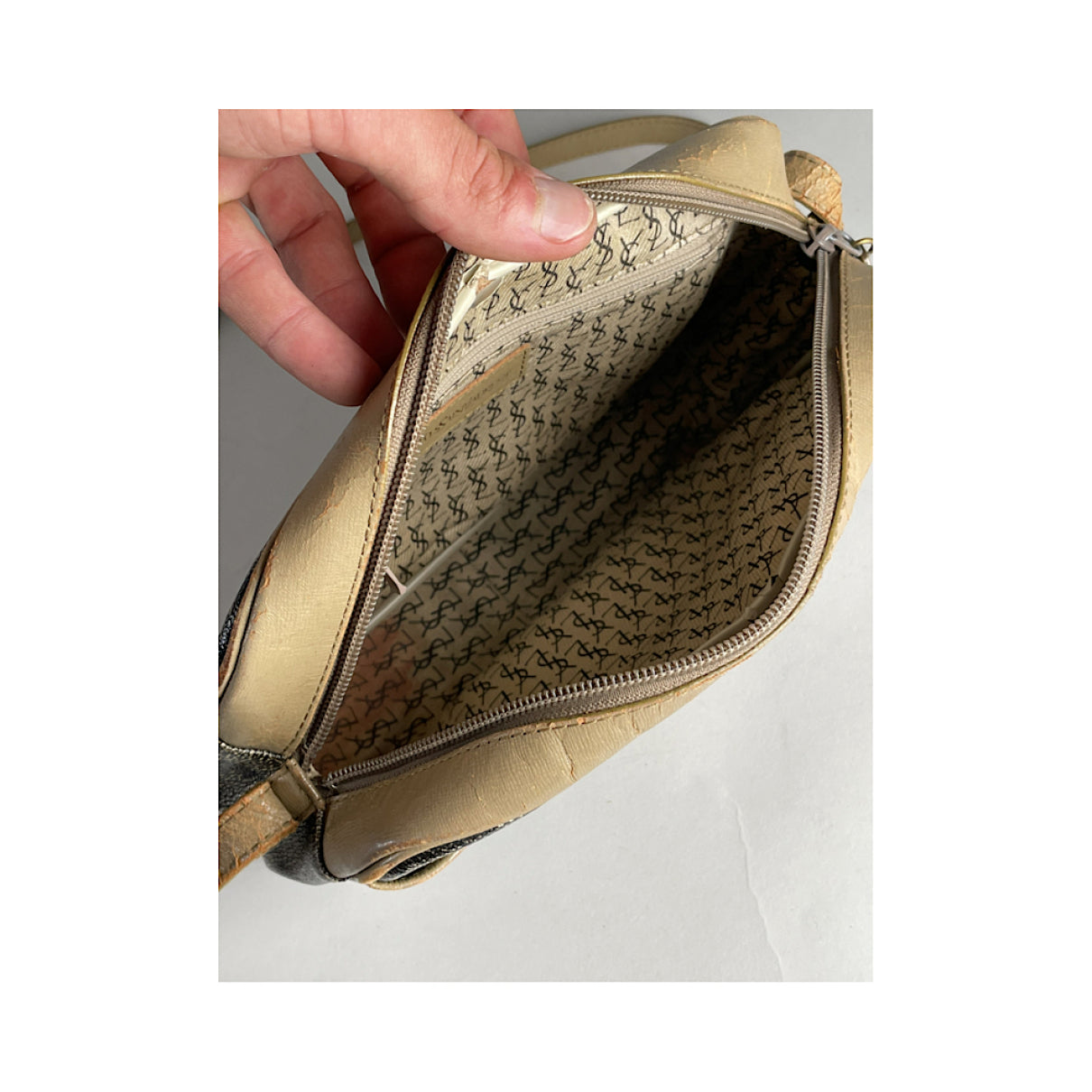 Yves Saint Laurent Handbag image 3