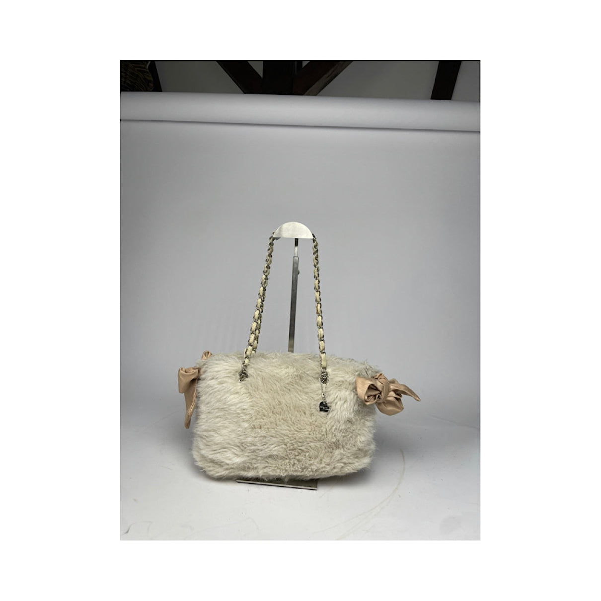 Samantha Thavasa Handbag image 2