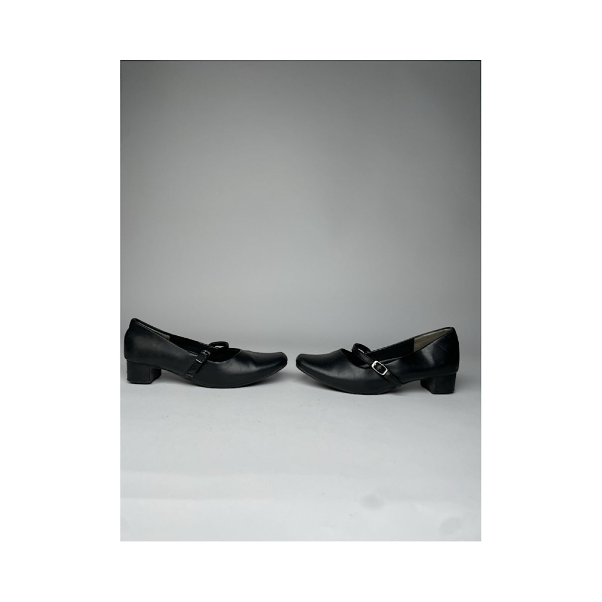 Non Signé / Unsigned Black Leather Heel image 3