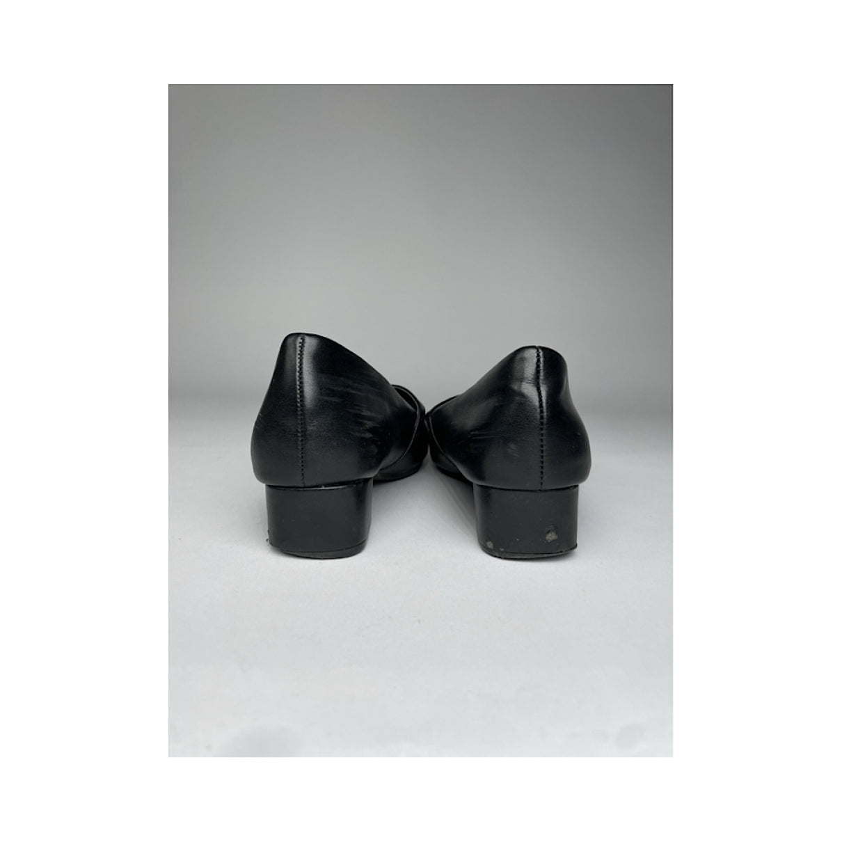 Non Signé / Unsigned Black Leather Heel image 4