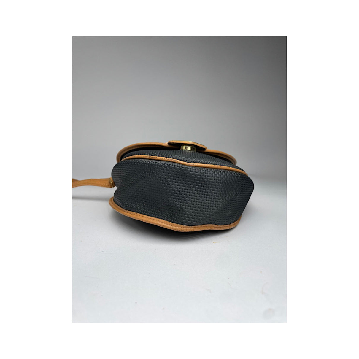 Yves Saint Laurent Black Leather Handbag image 5