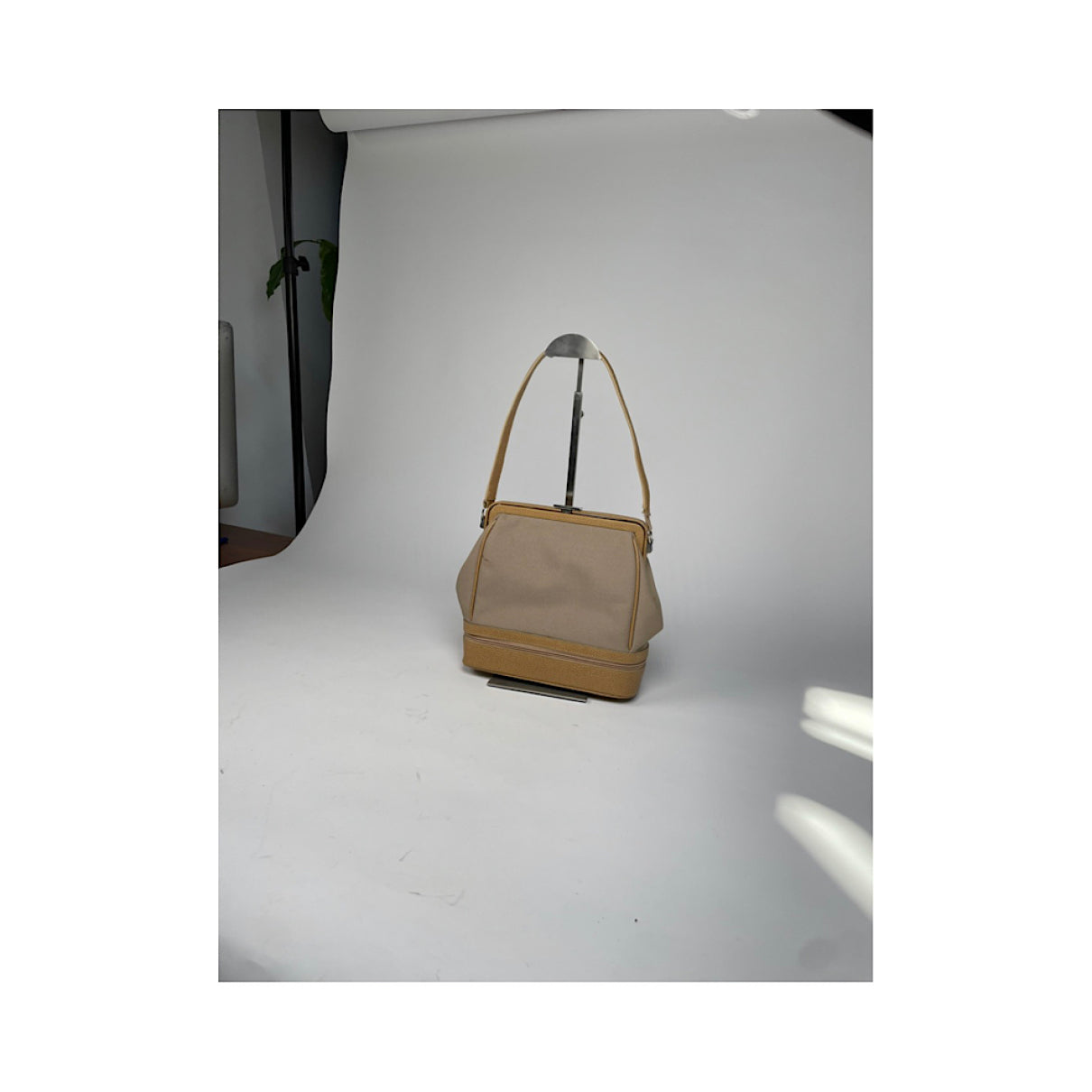 Prada Re-Edition 2005 Zip Handbag image 2