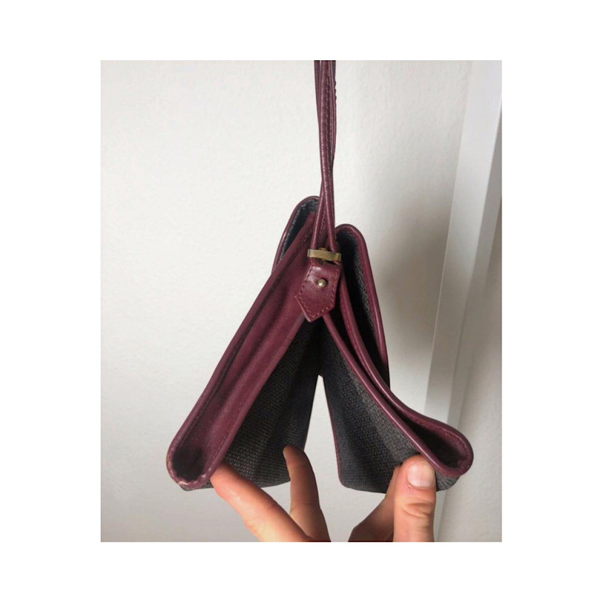 Yves Saint Laurent Handbag image 5