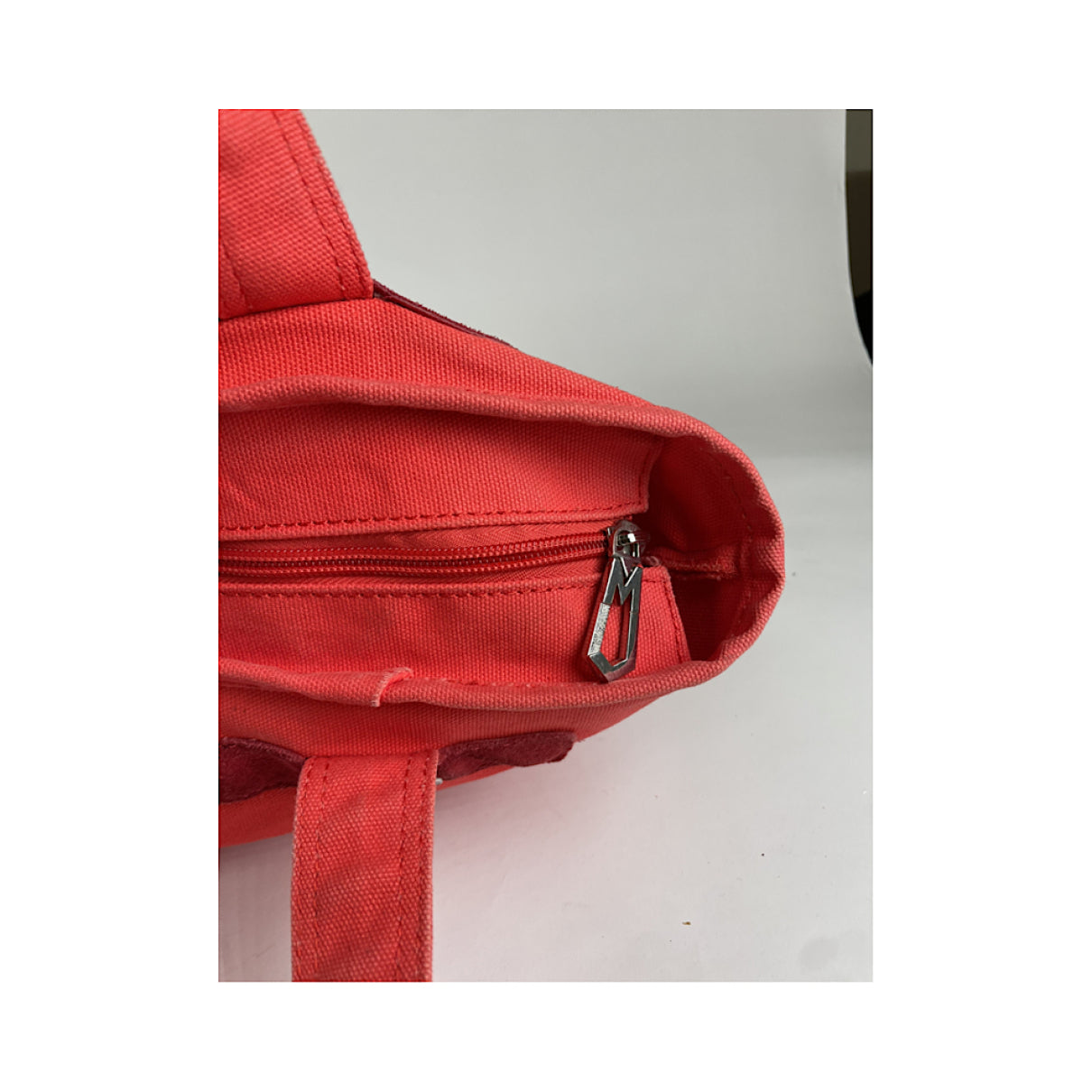 Marc Jacobs The Tag Tote Handbag image 2