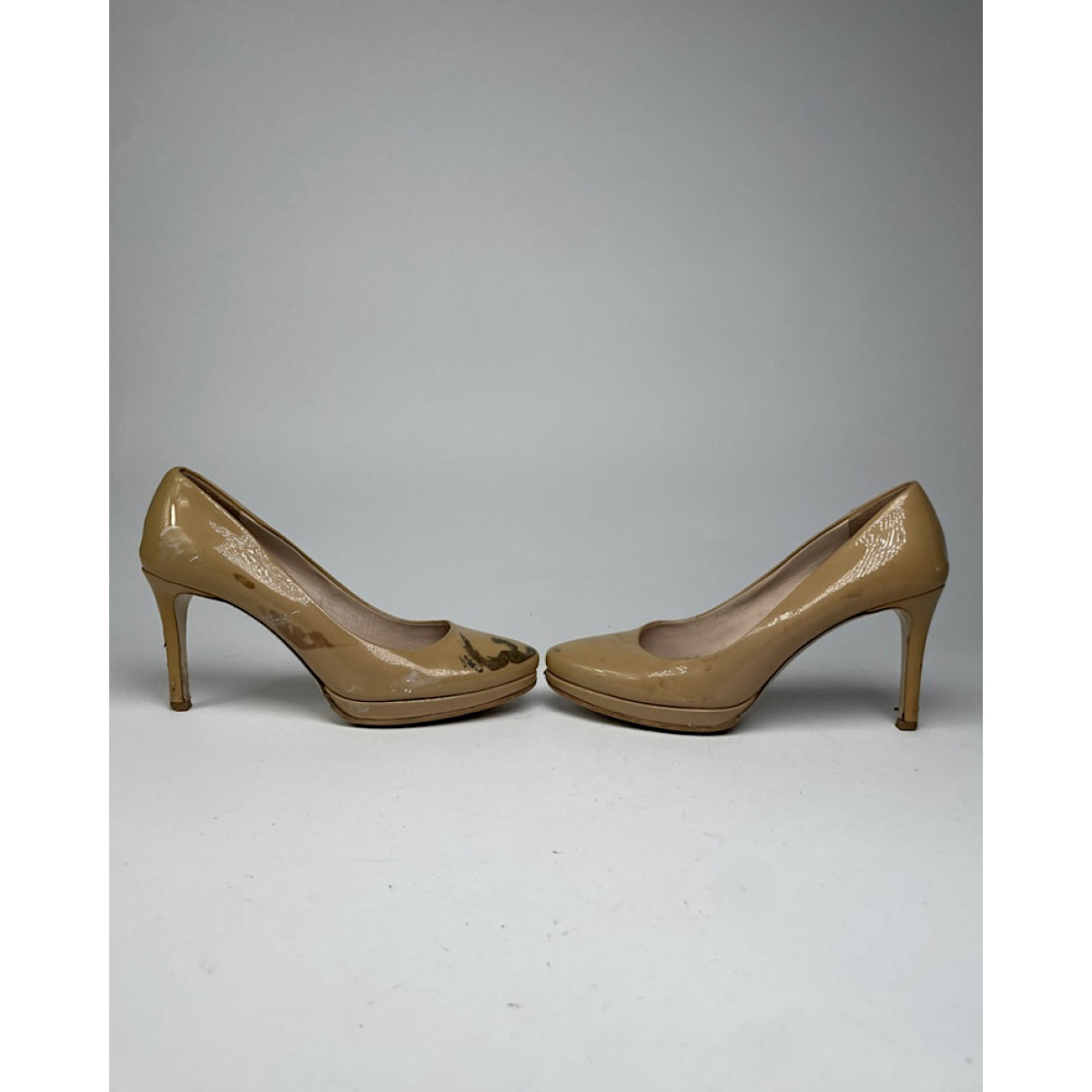 Miu Miu Beige Patent Leather Heel image 3
