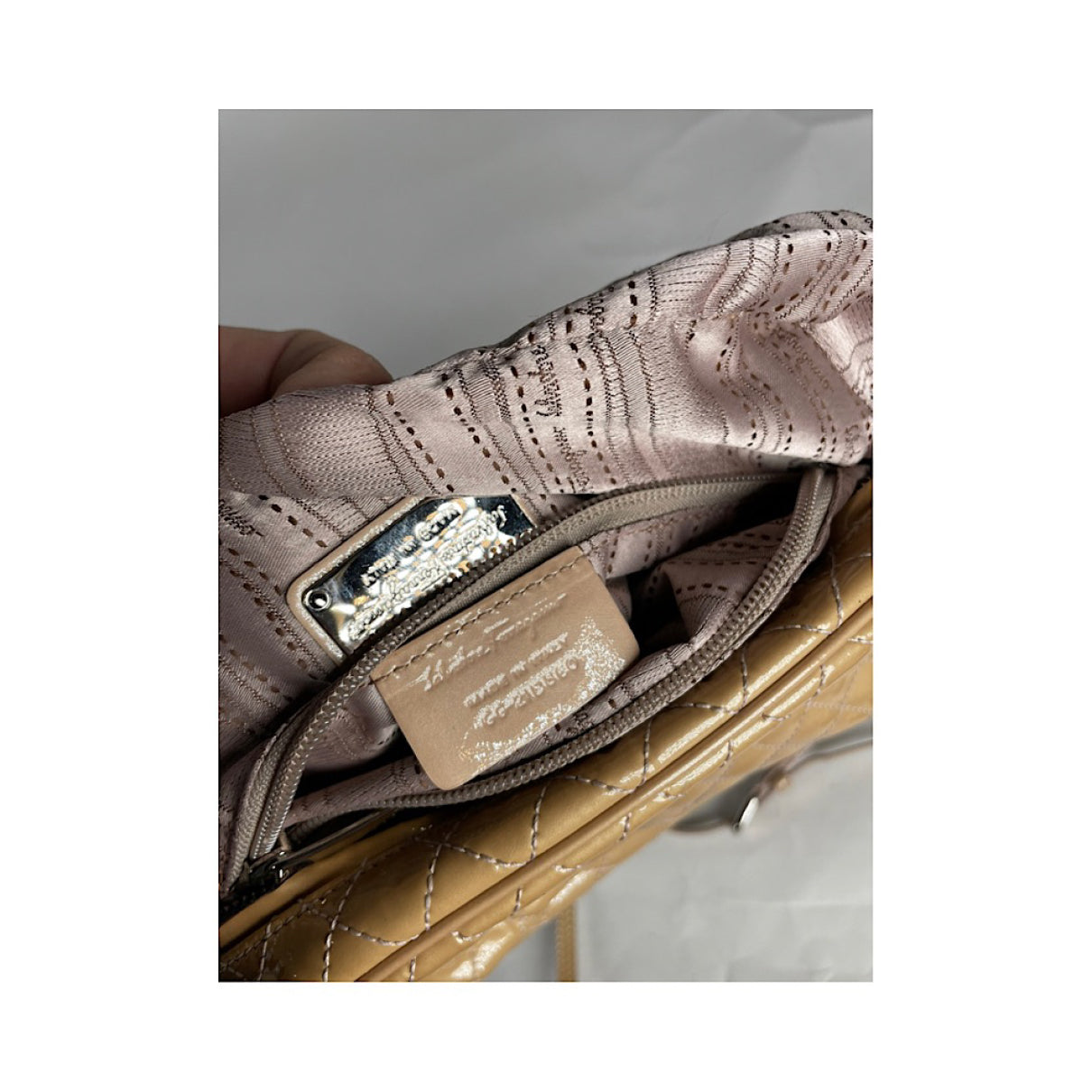 Salvatore Ferragamo Beige Leather Handbag image 4