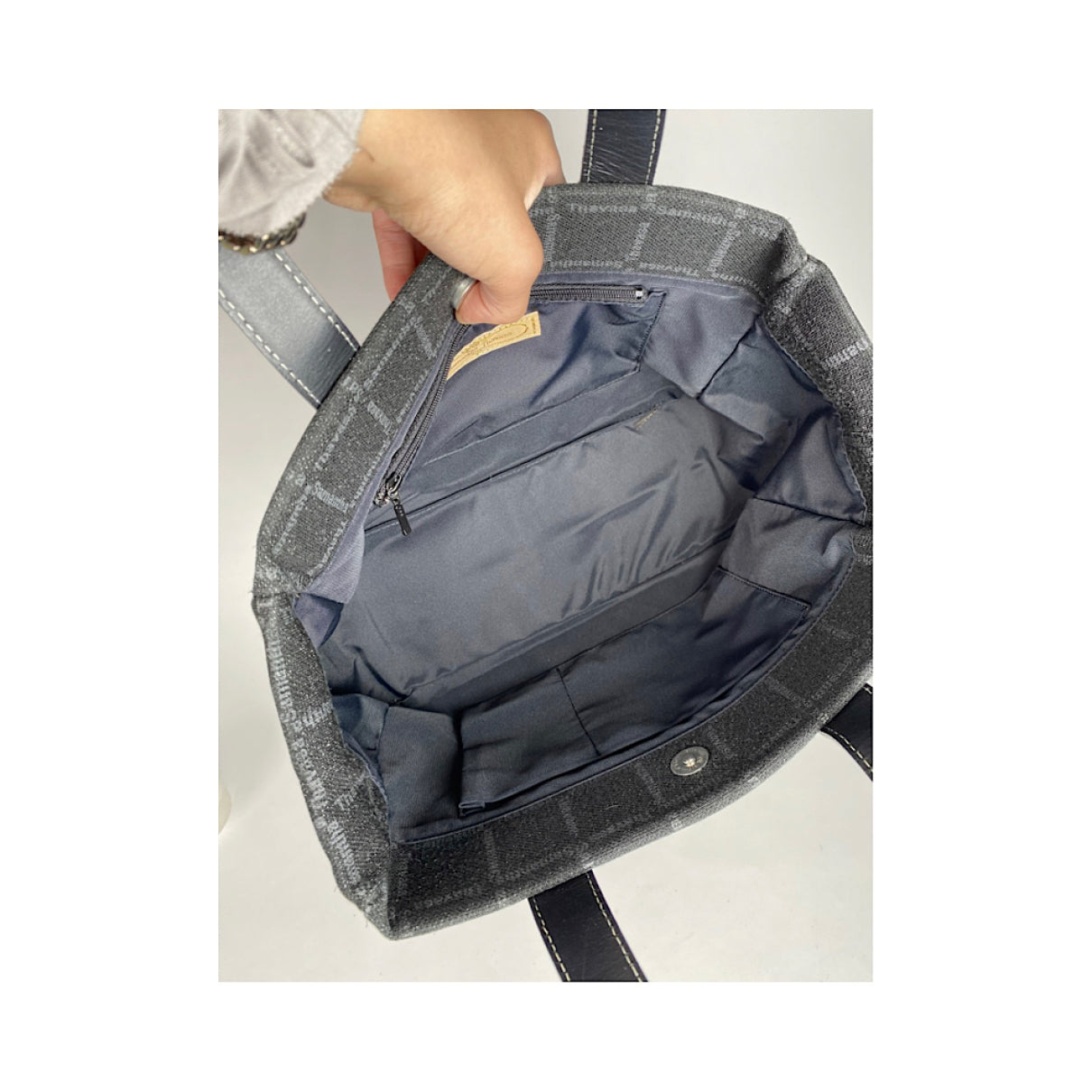 Samantha Thavasa Handbag image 3