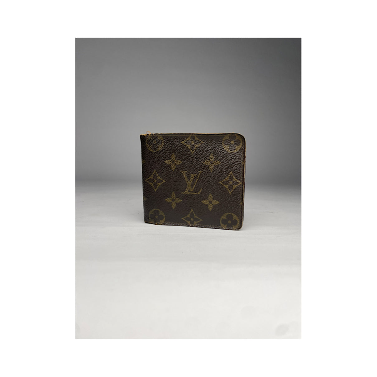 Louis Vuitton Purse image 2